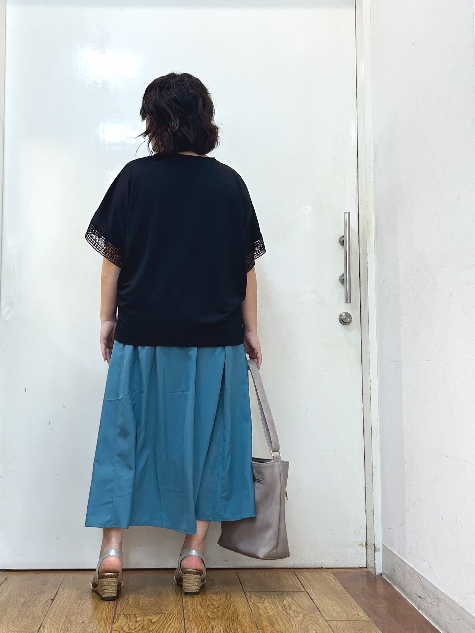 haruさんの「SHOO･LA･RUE｜【ひんやり/UV】お袖レースが上品 ゆったりとろみトップス」を使ったコーディネート
