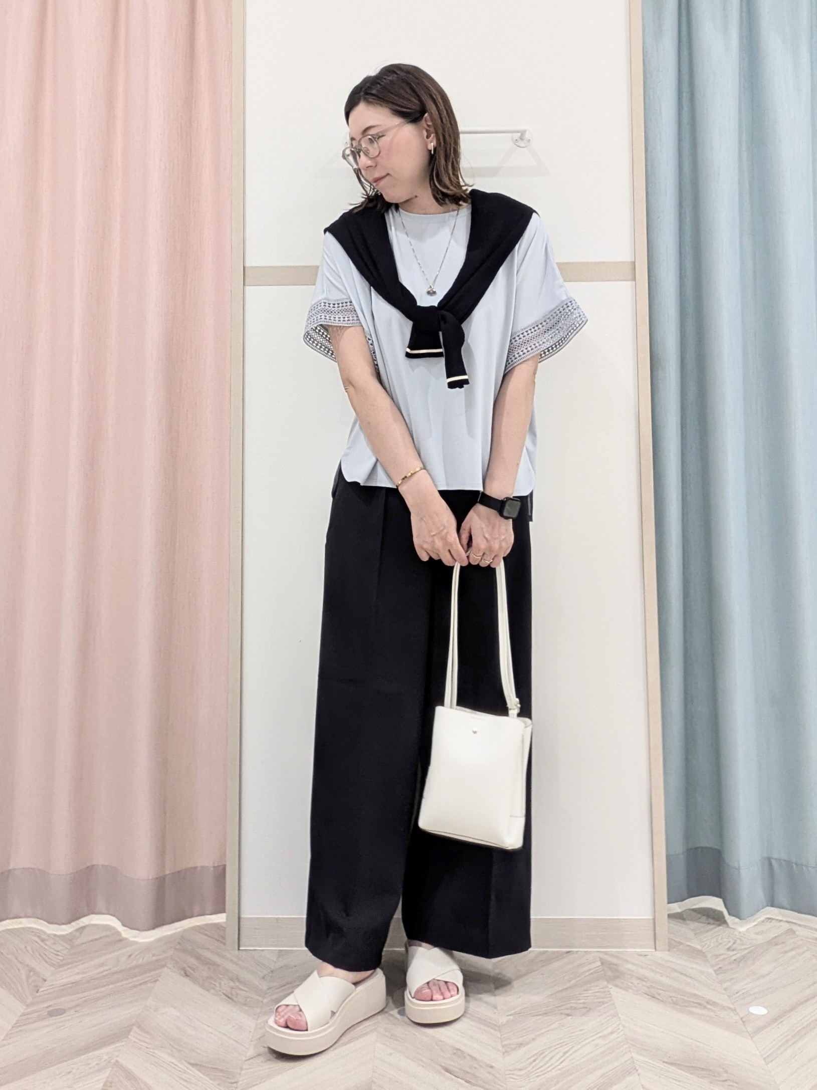 miyuさんの「SHOO･LA･RUE｜【ひんやり/UV】お袖レースが上品 ゆったりとろみトップス」を使ったコーディネート
