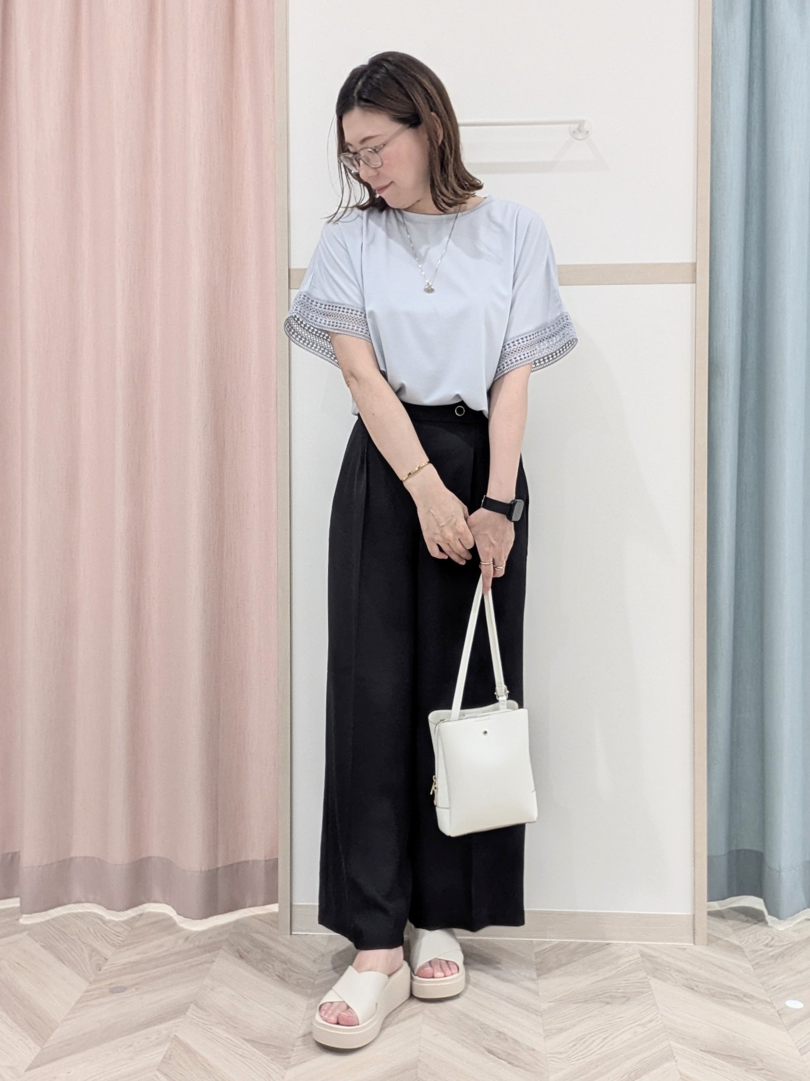 miyuさんの「SHOO･LA･RUE｜【ひんやり/UV】お袖レースが上品 ゆったりとろみトップス」を使ったコーディネート