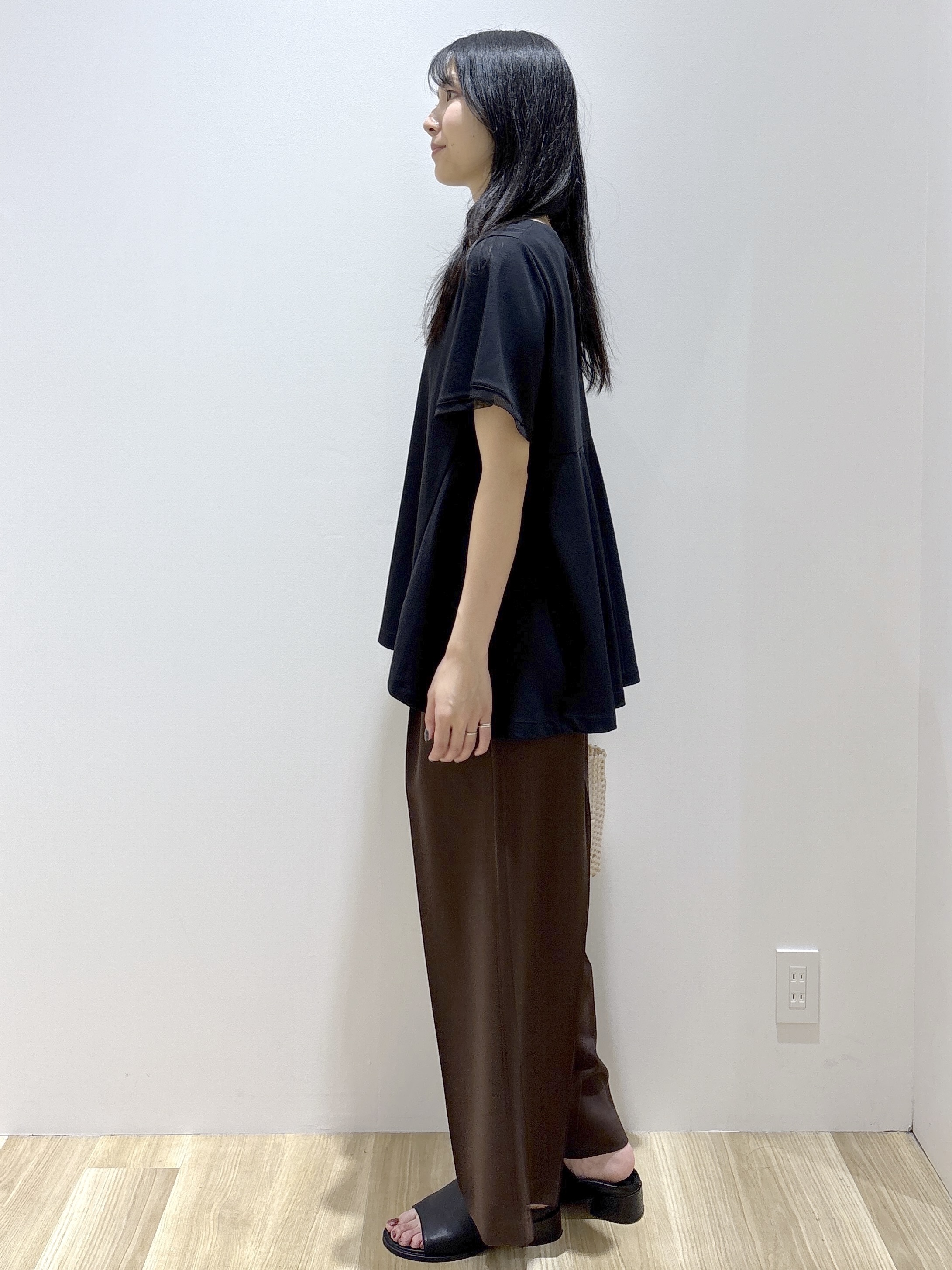 sachikoさんの「OPAQUE.CLIP｜【UVケア／接触冷感】スーパーアイス 袖チュールペプラムカットソー《洗濯機OK》」を使ったコーディネート