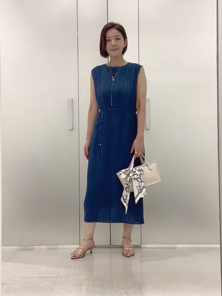 まどかさんの「UNTITLED｜【華やか/シアー感】ドットジャガードワンピース」を使ったコーディネート