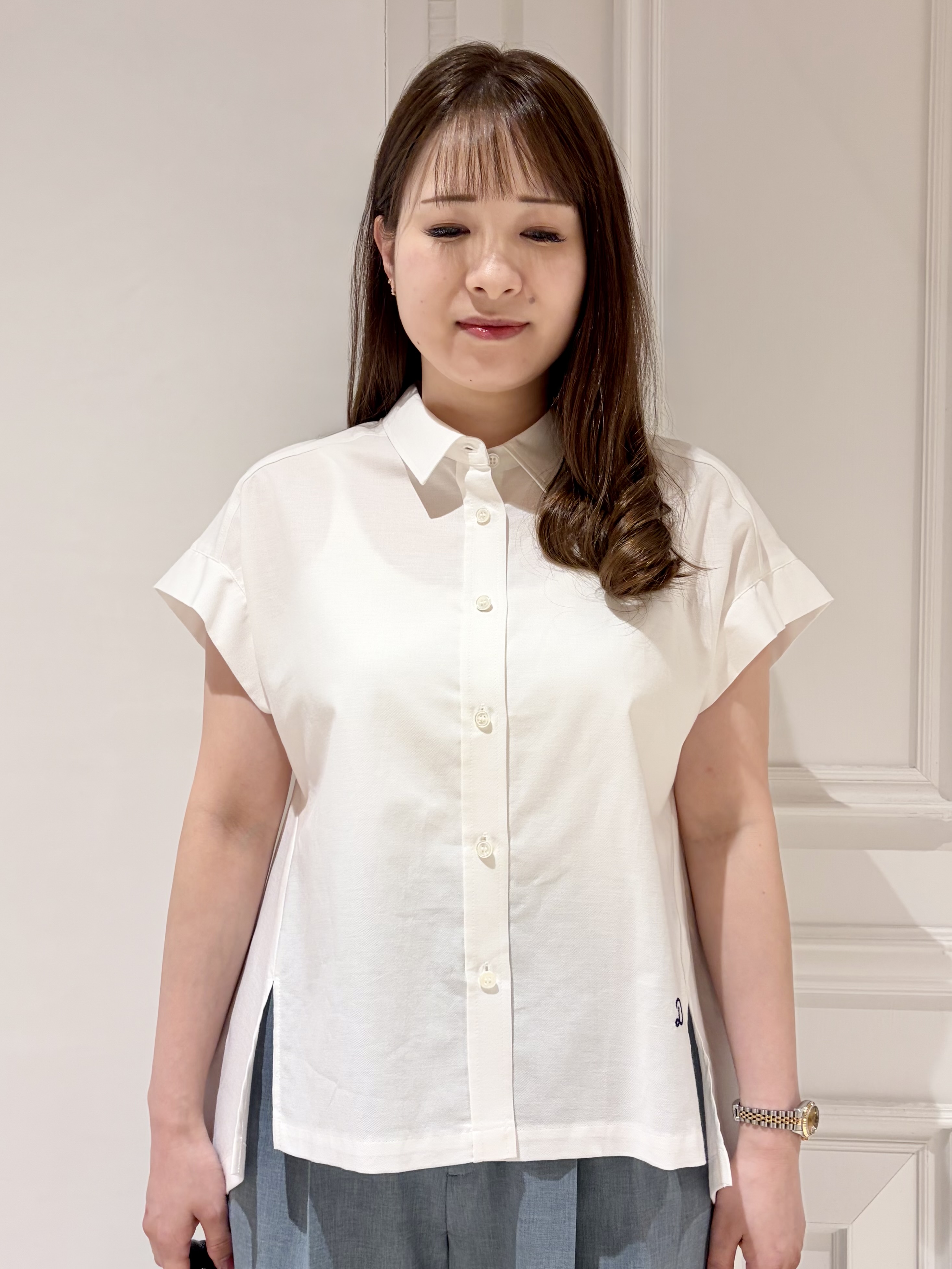 minowaさんの「DRESSTERIOR｜【毎年人気/ウォッシャブル】バックフレアオックスシャツ」を使ったコーディネート