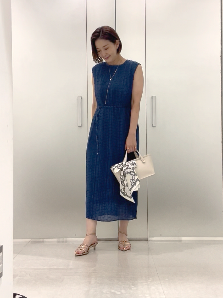 まどかさんの「UNTITLED｜【華やか/シアー感】ドットジャガードワンピース」を使ったコーディネート