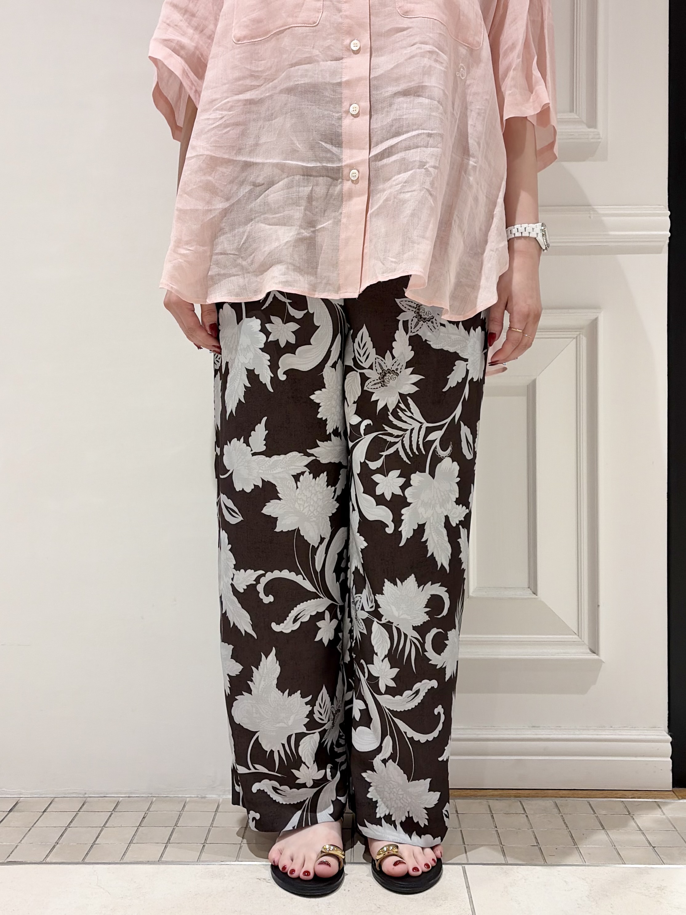 minowaさんの「DRESSTERIOR｜ピュアラミー シャツ」を使ったコーディネート