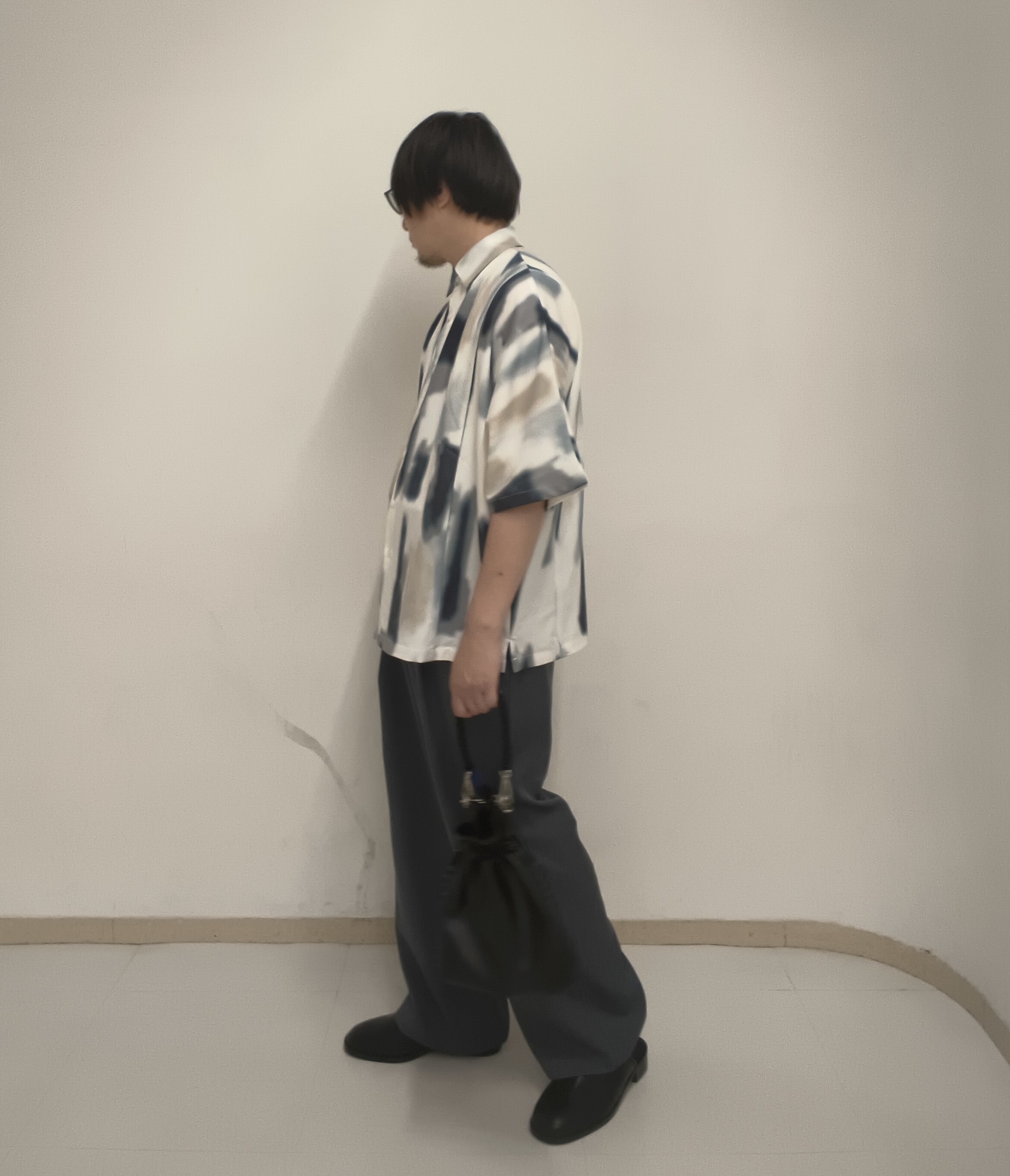 サクライさんの「tk.TAKEO KIKUCHI｜【今、売れています。】アブストラクトドルマンとろみシャツ/さらっとタッチ/ドレープ/美シルエット/総」を使ったコーディネート