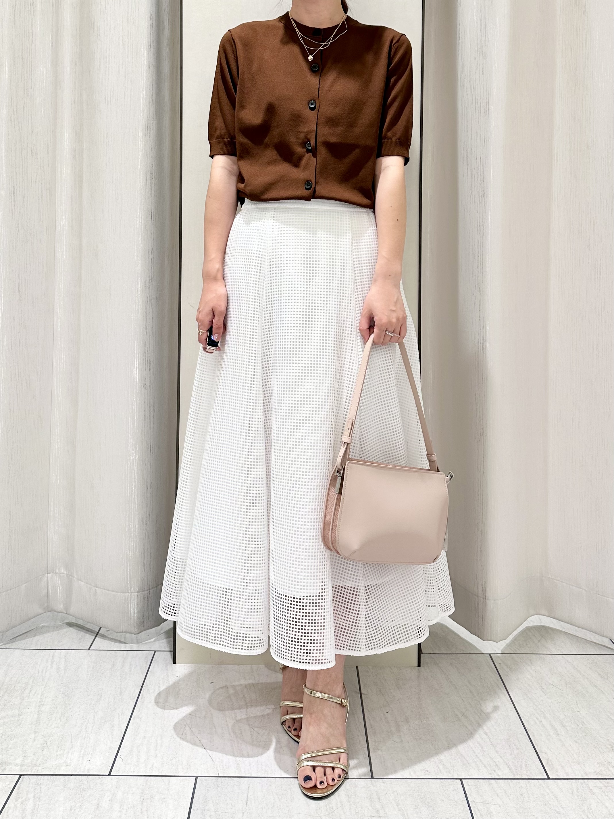 komiさんの「UNTITLED｜ドライタッチ5分袖カーディガン」を使ったコーディネート
