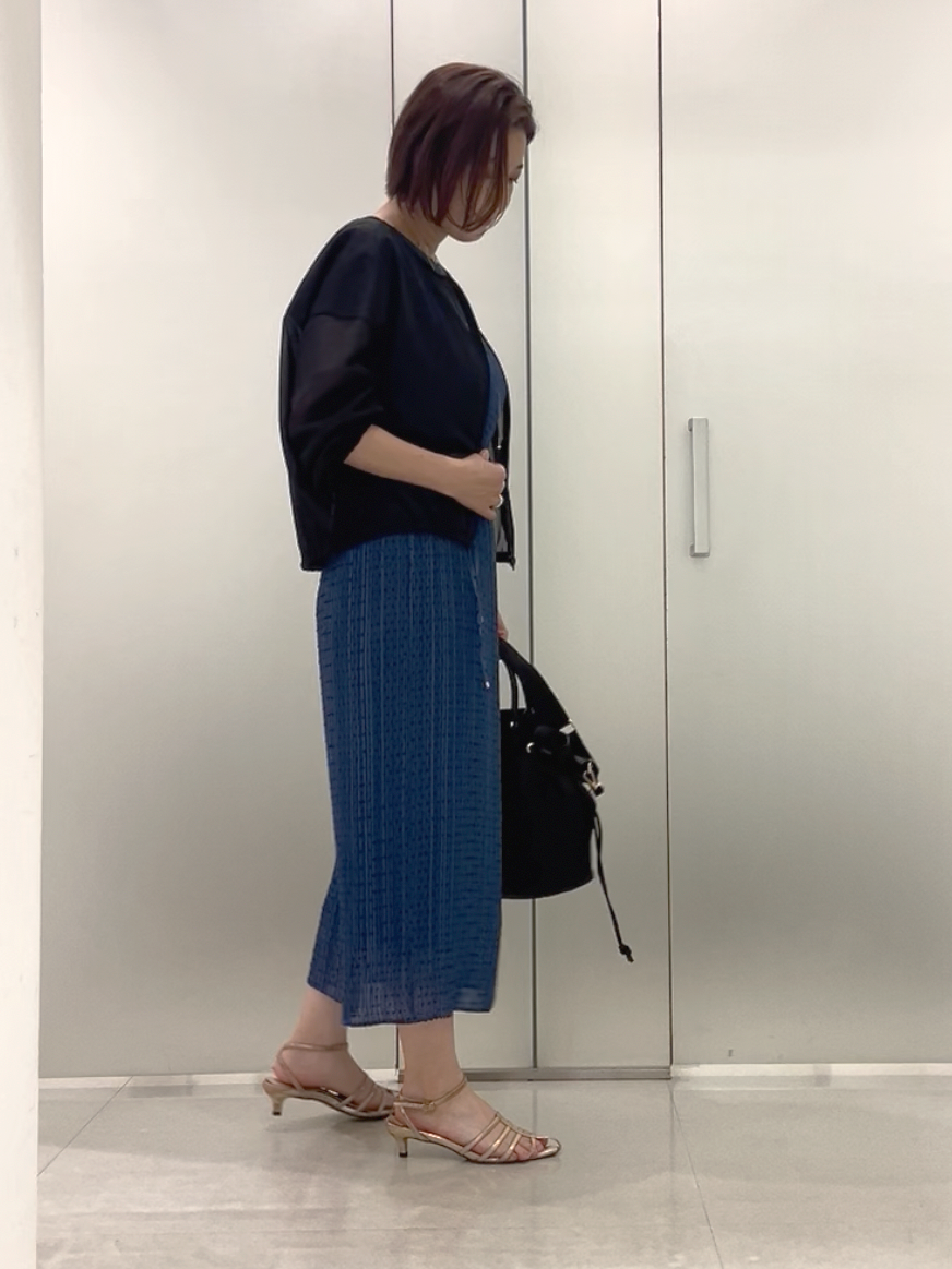 まどかさんの「UNTITLED｜【華やか/シアー感】ドットジャガードワンピース」を使ったコーディネート