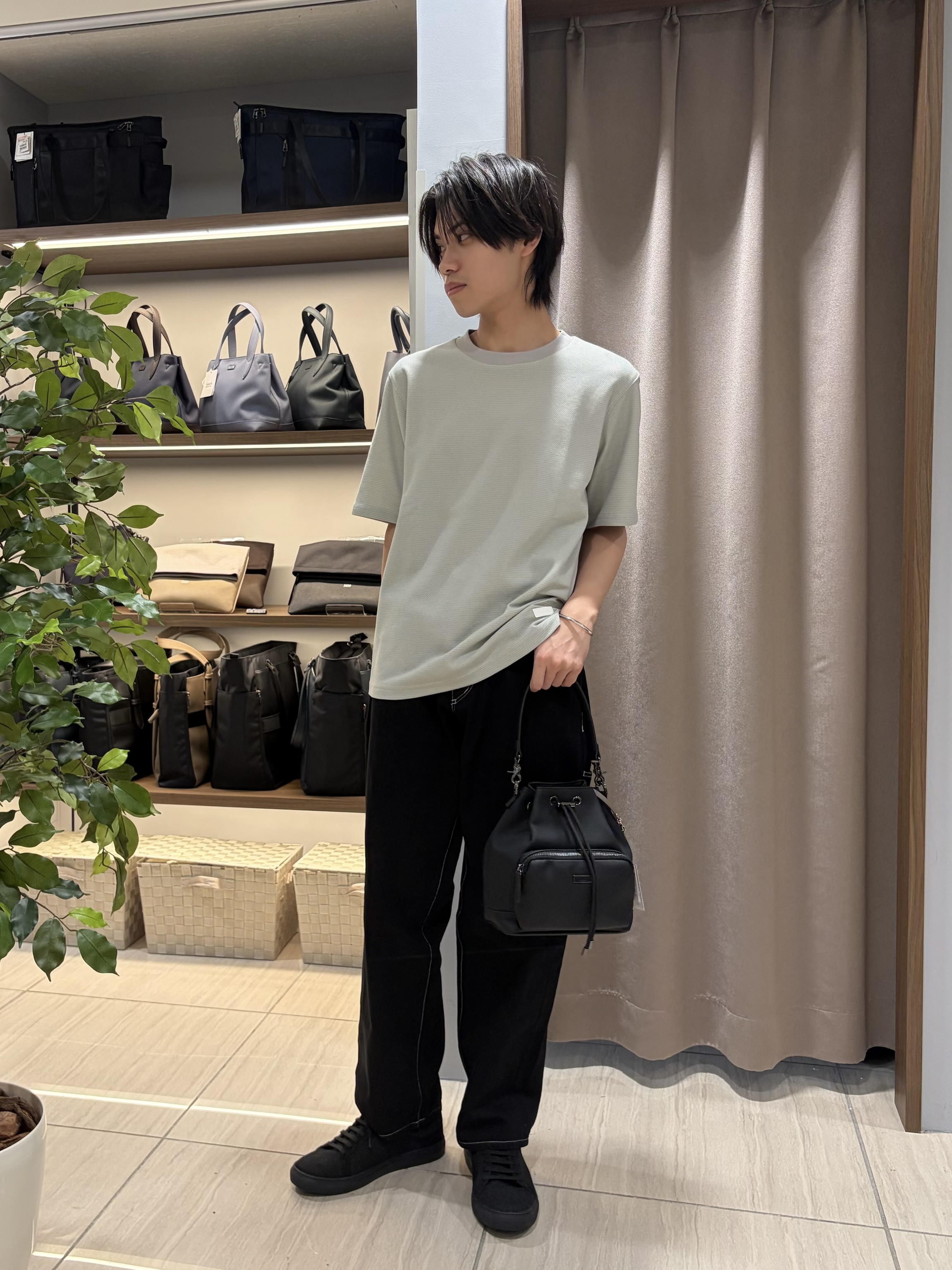 hiroさんの「TAKEO KIKUCHI｜【BOWLER HAT LABEL】エクスプローラー 11ozカラーデニム」を使ったコーディネート