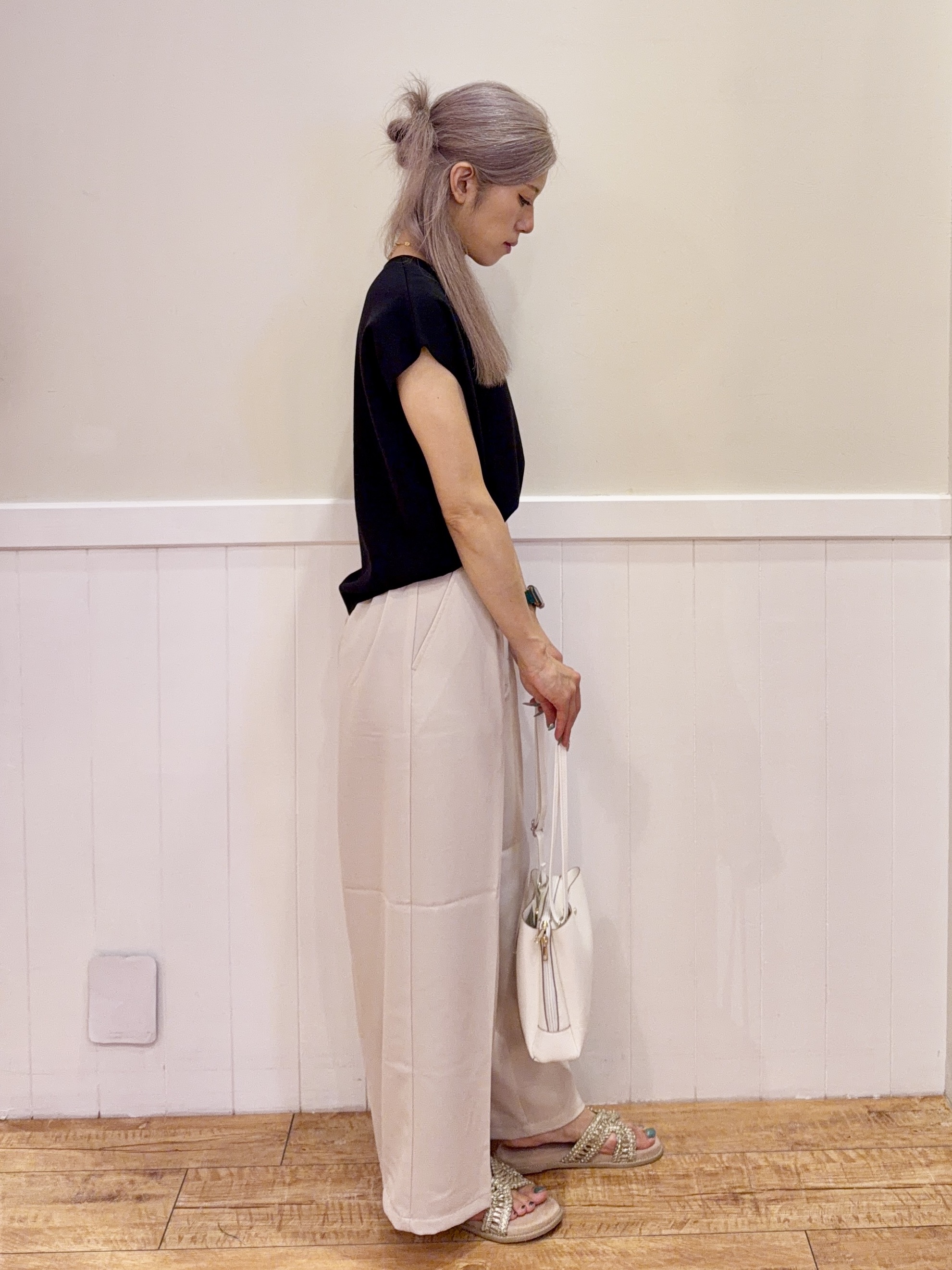 みりのさんの「SHOO･LA･RUE｜【ひんやり/洗濯機可/S-LL】インせず着られる 大人シンプルサマーニット」を使ったコーディネート