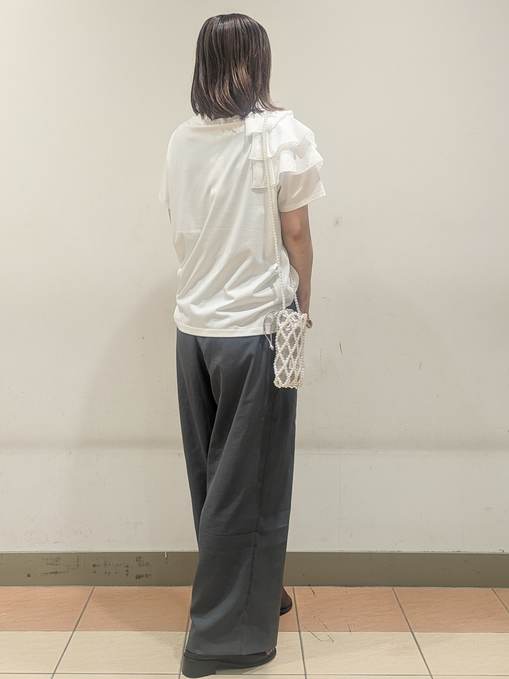 Miさんの「OPAQUE.CLIP｜【接触冷感】アシメフリルドッキングカットソー《UVケア／洗濯機OK》」を使ったコーディネート