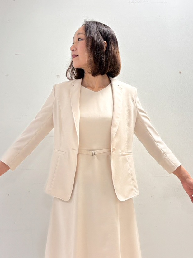keikoさんの「COUP DE CHANCE｜【手洗い可／日本製／セットアップ可】ドライタッチフレアワンピース」を使ったコーディネート