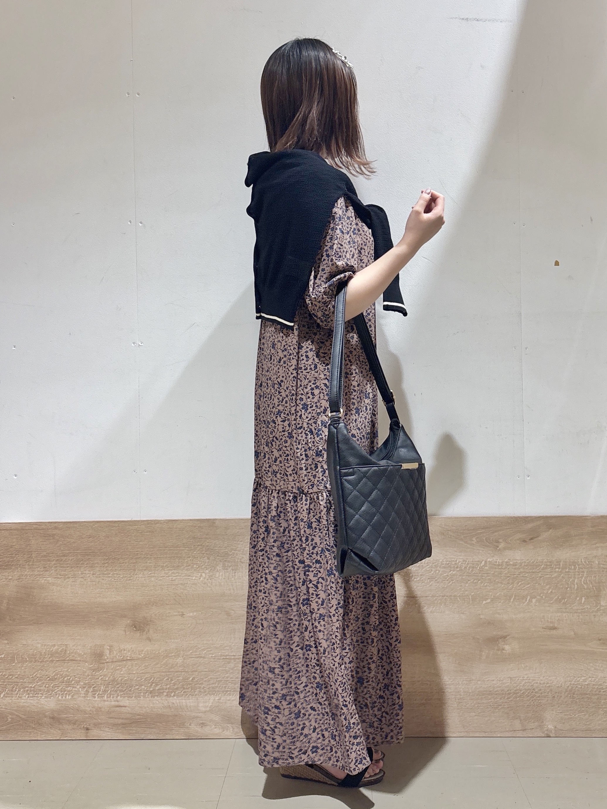 るねさんの「SHOO･LA･RUE｜【S-LL/洗濯機可】さらっとタッチ ほんのりシアーカーディガン」を使ったコーディネート