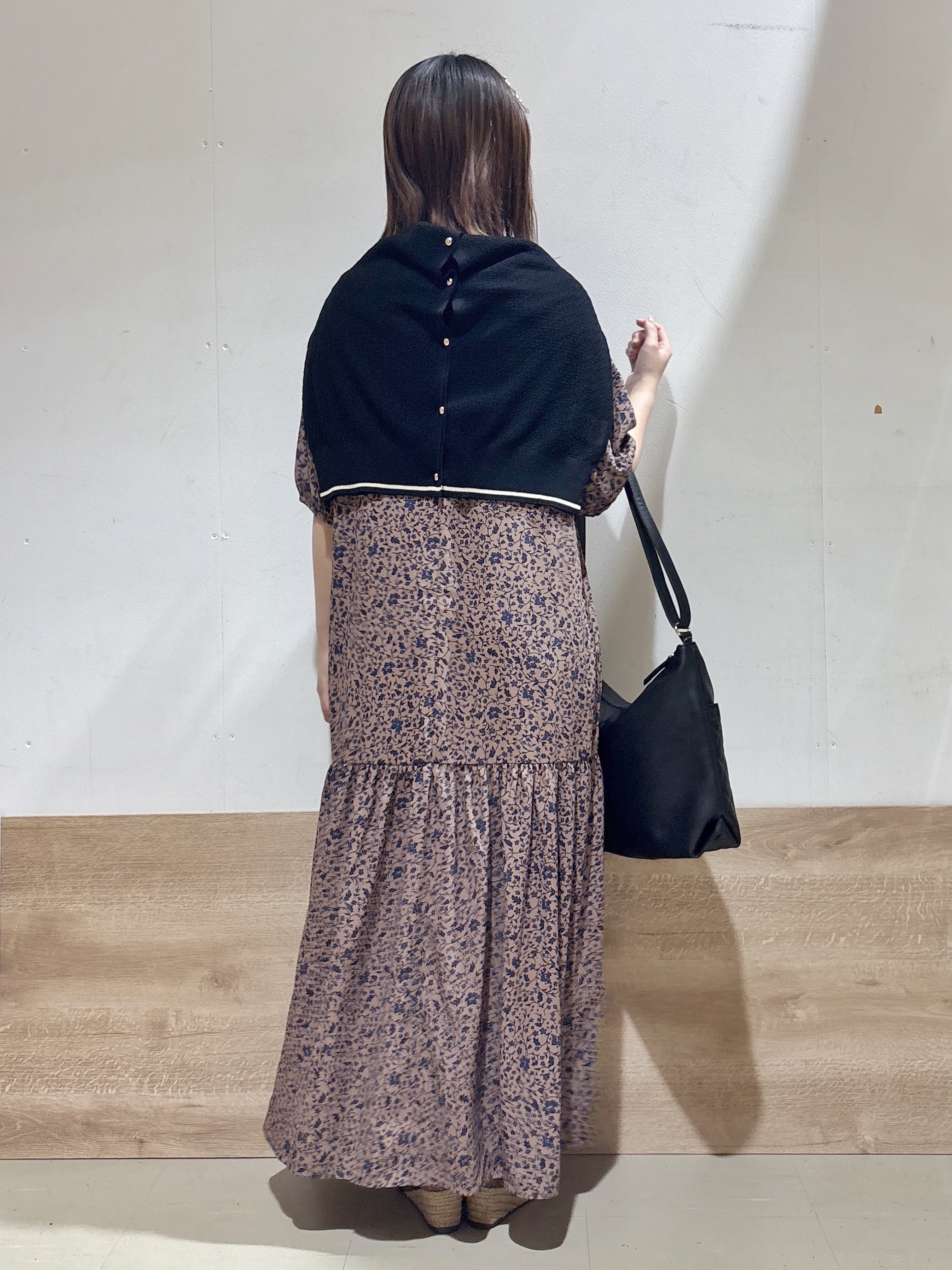 るねさんの「SHOO･LA･RUE｜【S-LL/洗濯機可】さらっとタッチ ほんのりシアーカーディガン」を使ったコーディネート