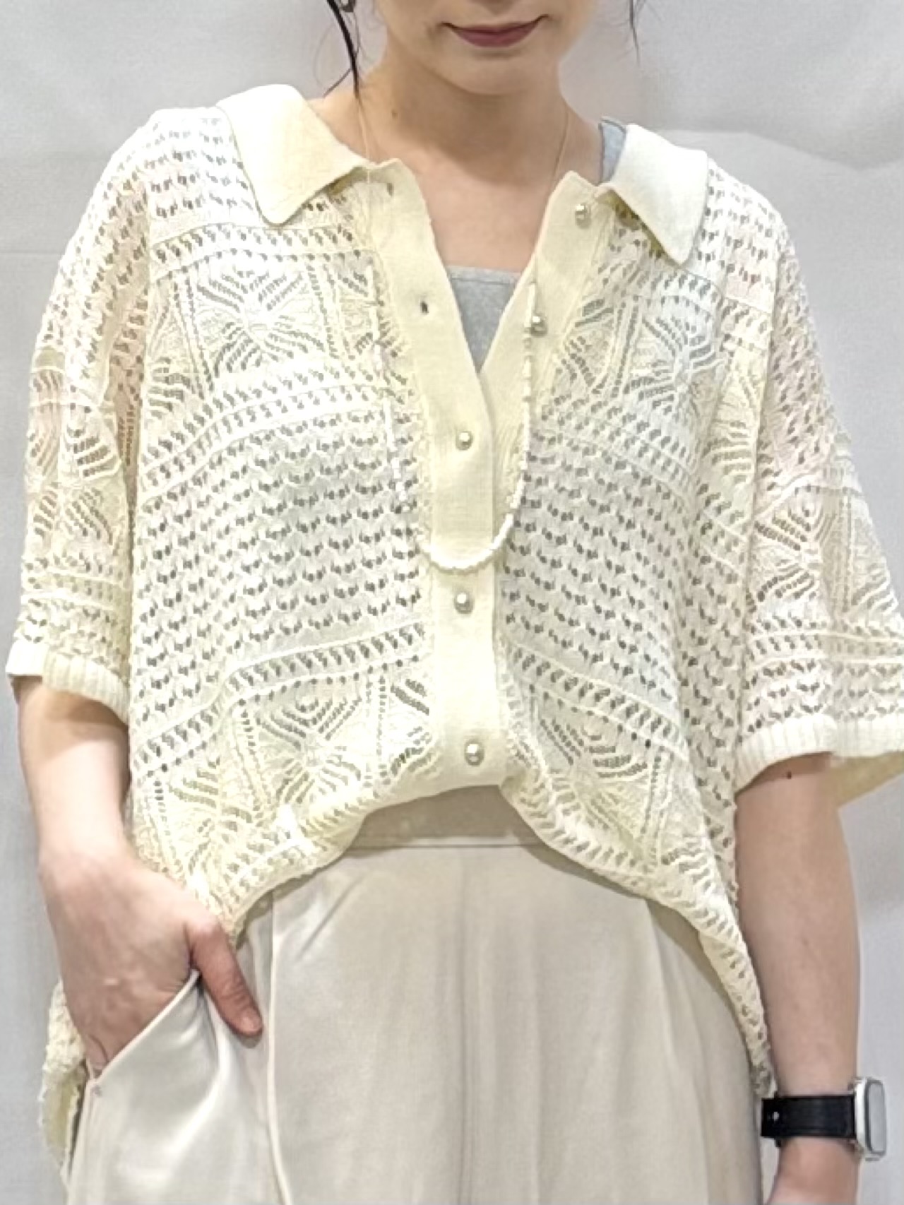 𝐇𝐢𝐫𝐨𝐦𝐢さんの「SHOO･LA･RUE｜レースニットカーディガン」を使ったコーディネート