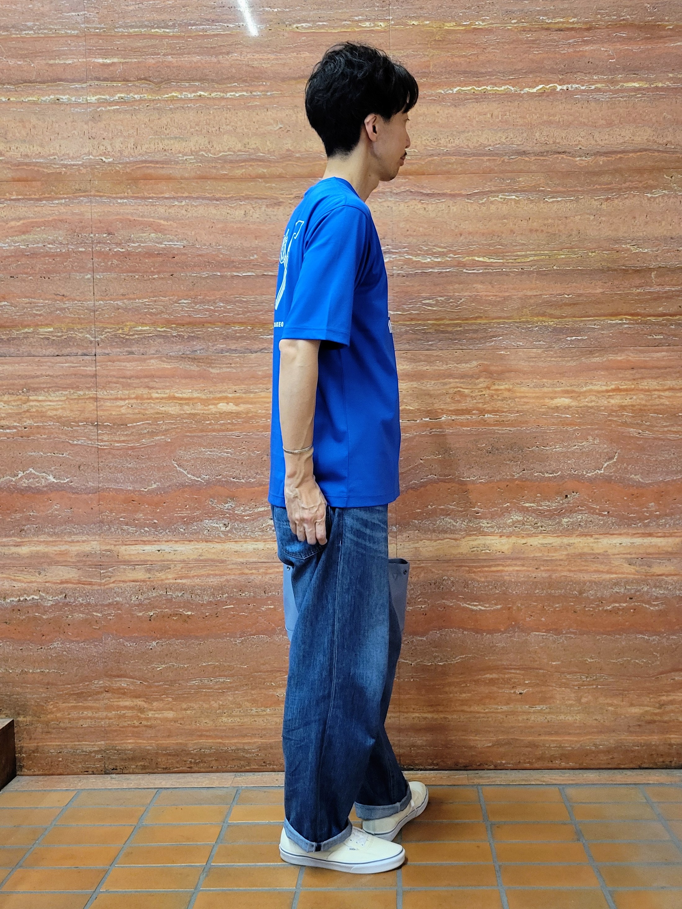 piroyaさんの「TAKEO KIKUCHI｜【BOWLER HAT LABEL】アイスクリアコットン バッククロスピストル 半袖Tシャツ」を使ったコーディネート