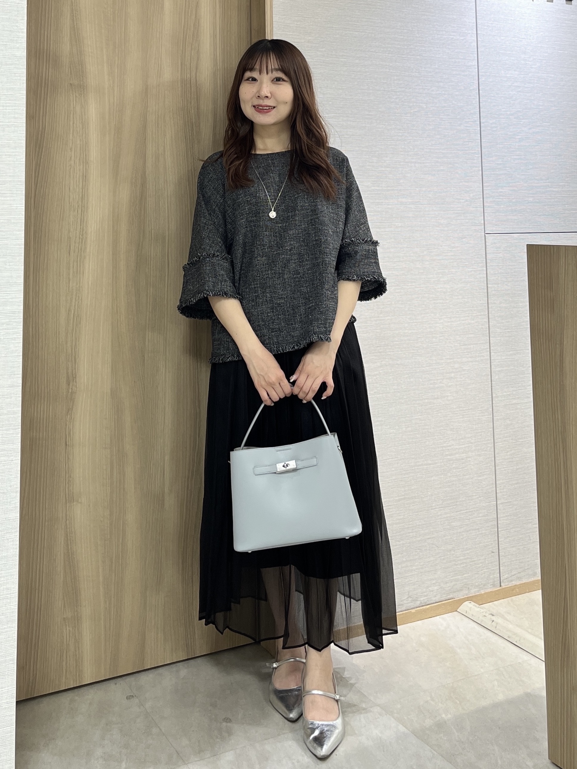 KAHOさんの「UNTITLED｜ドライミックスツィードブラウス」を使ったコーディネート