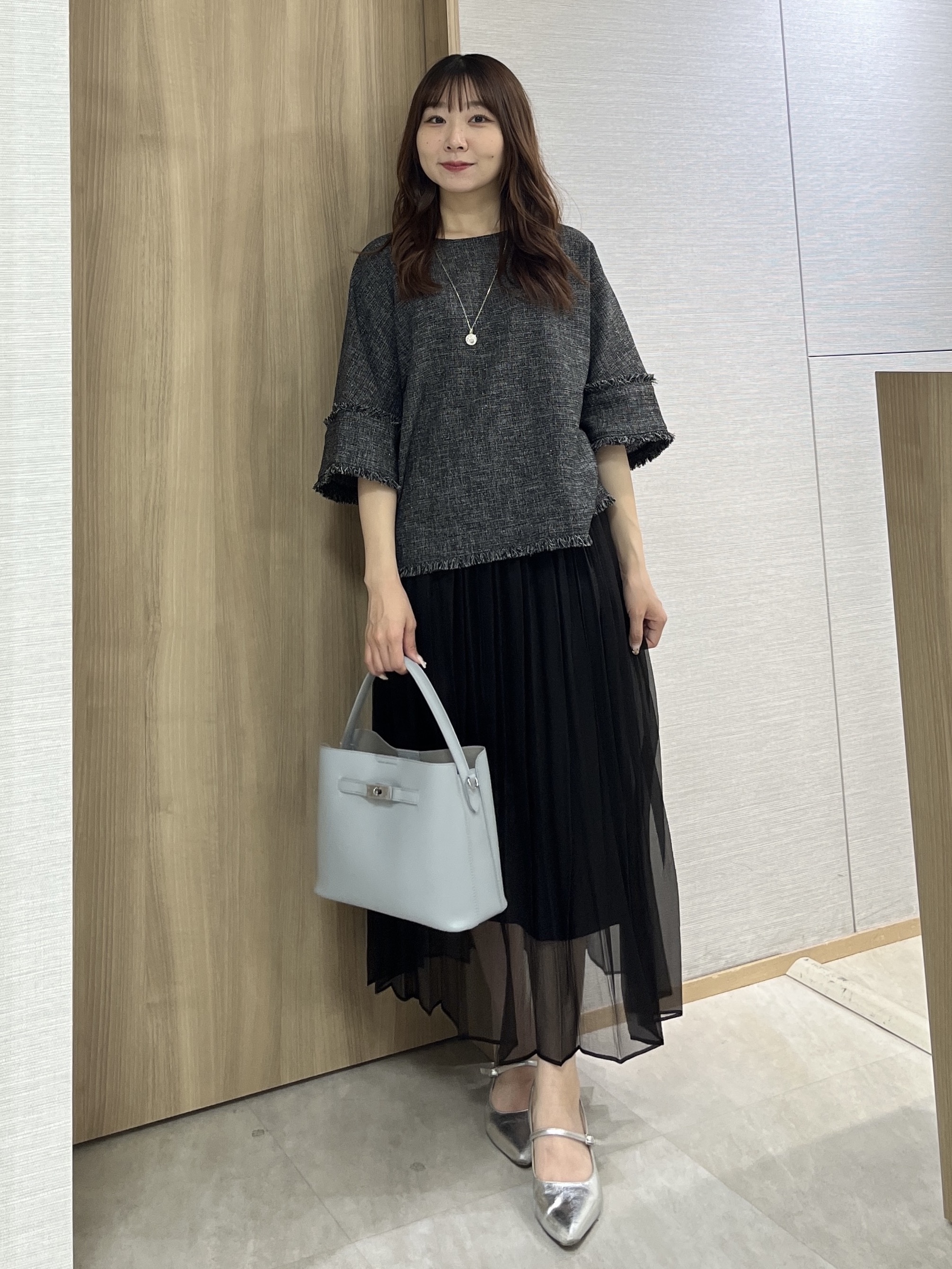 KAHOさんの「UNTITLED｜ドライミックスツィードブラウス」を使ったコーディネート