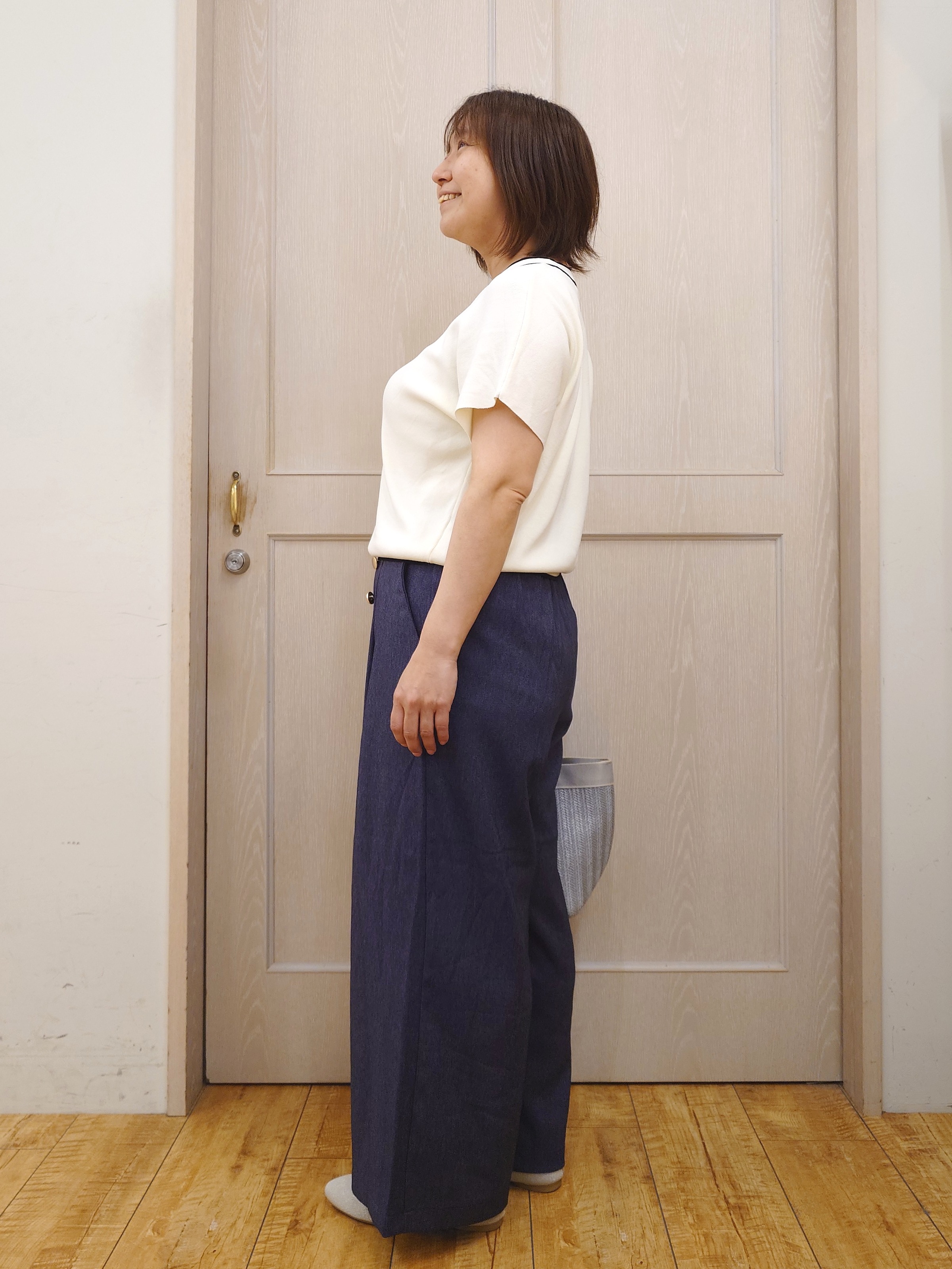 とろろさんの「SHOO･LA･RUE｜【ひんやり/毎日洗える/UV】二の腕も隠せる 配色ボウタイニット」を使ったコーディネート