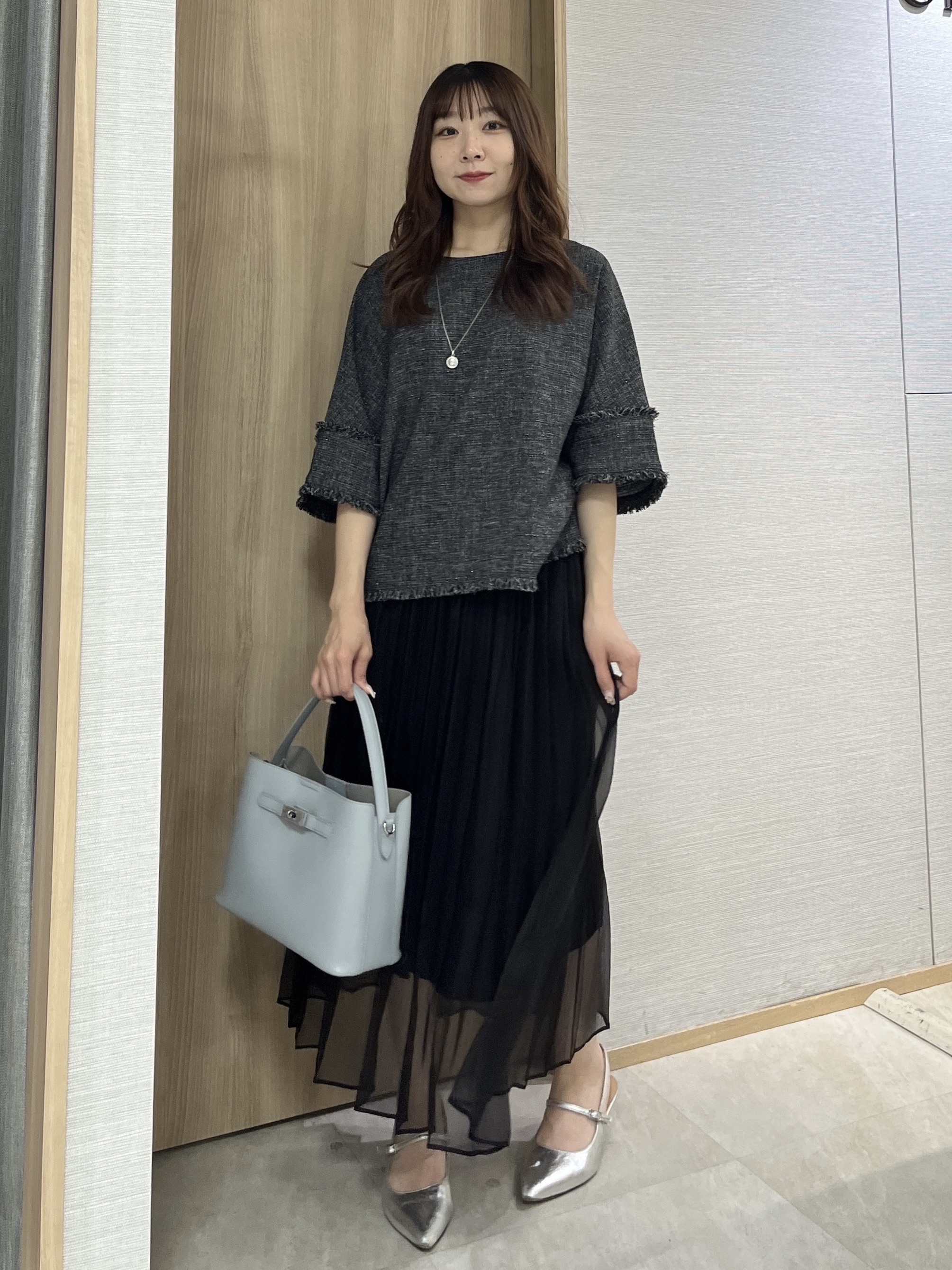 KAHOさんの「UNTITLED｜ドライミックスツィードブラウス」を使ったコーディネート