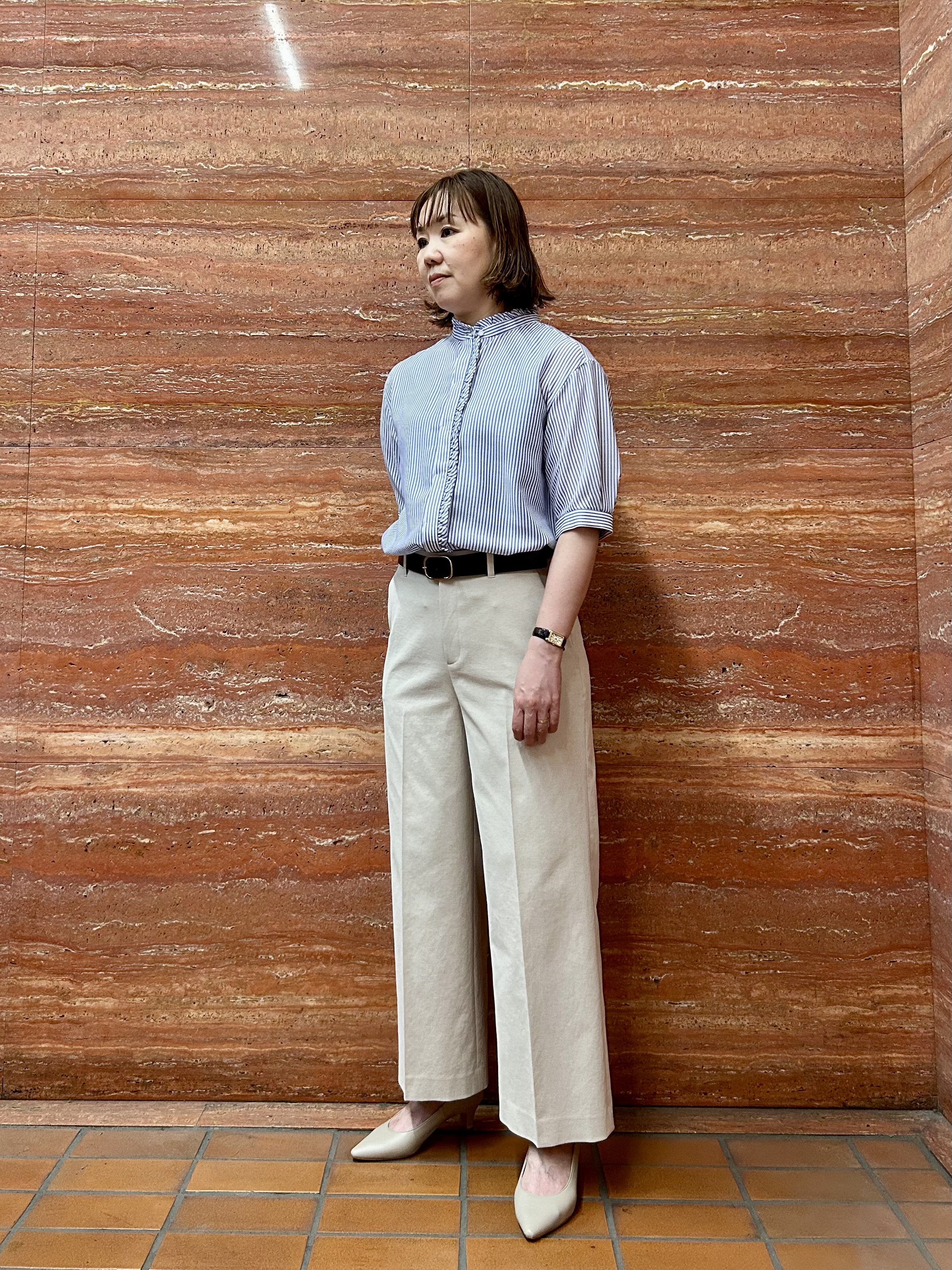 mariさんの「INDIVI｜【接触冷感/通気性/洗える】スタンドカラーフリルブラウス」を使ったコーディネート