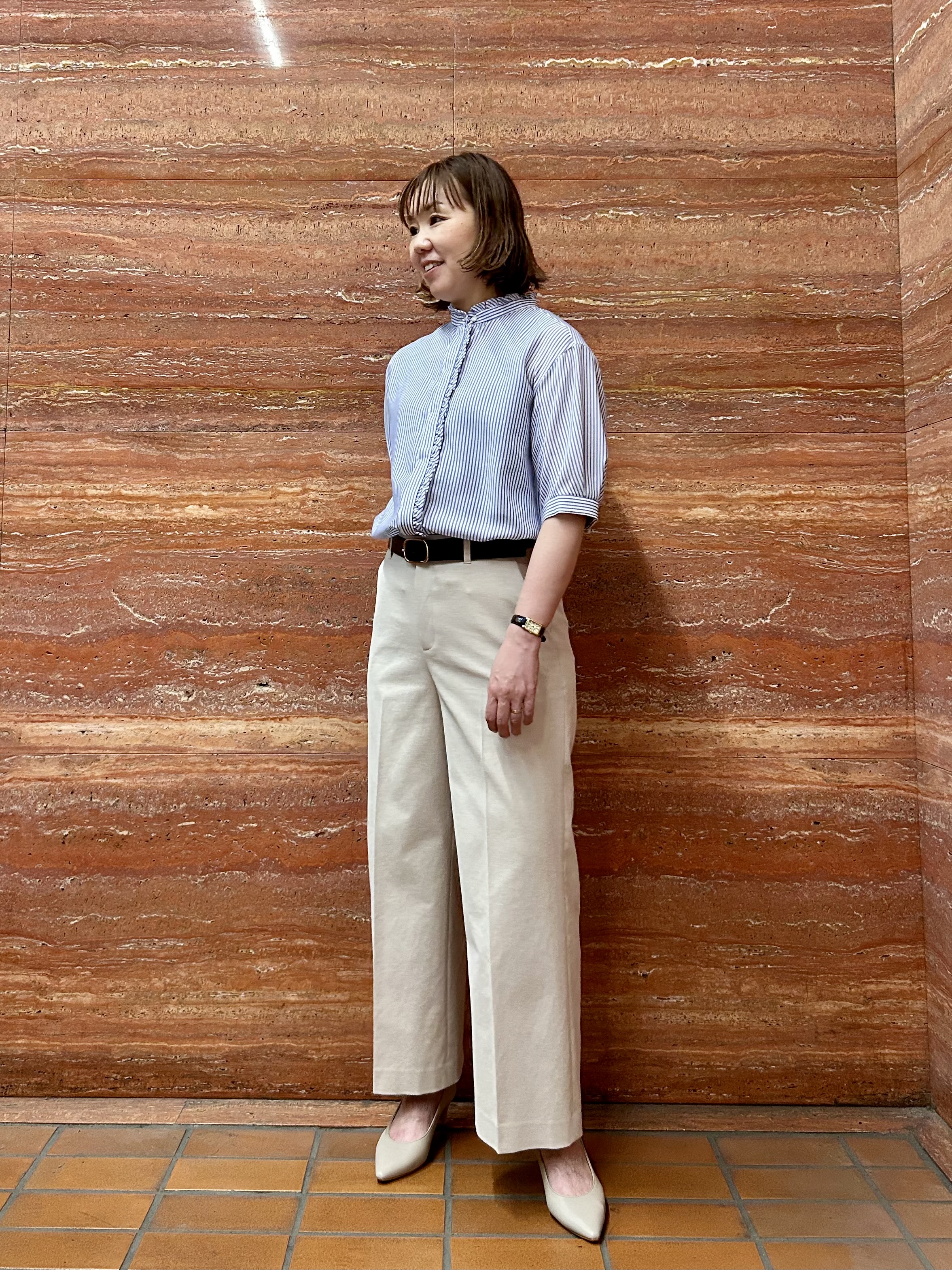 mariさんの「INDIVI｜【接触冷感/通気性/洗える】スタンドカラーフリルブラウス」を使ったコーディネート