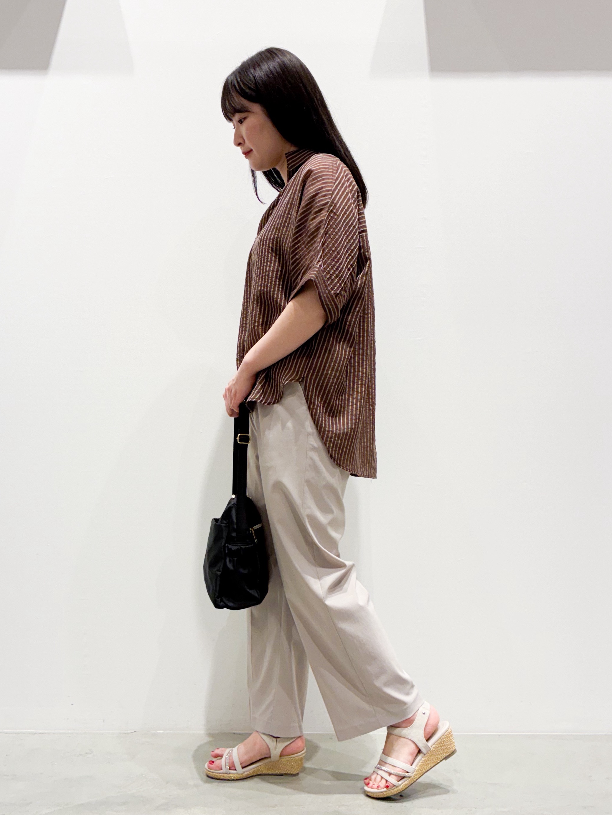 seinaさんの「grove｜【洗濯機◎・体型カバー】ON/OFF使える、シアースキッパーシャツ」を使ったコーディネート