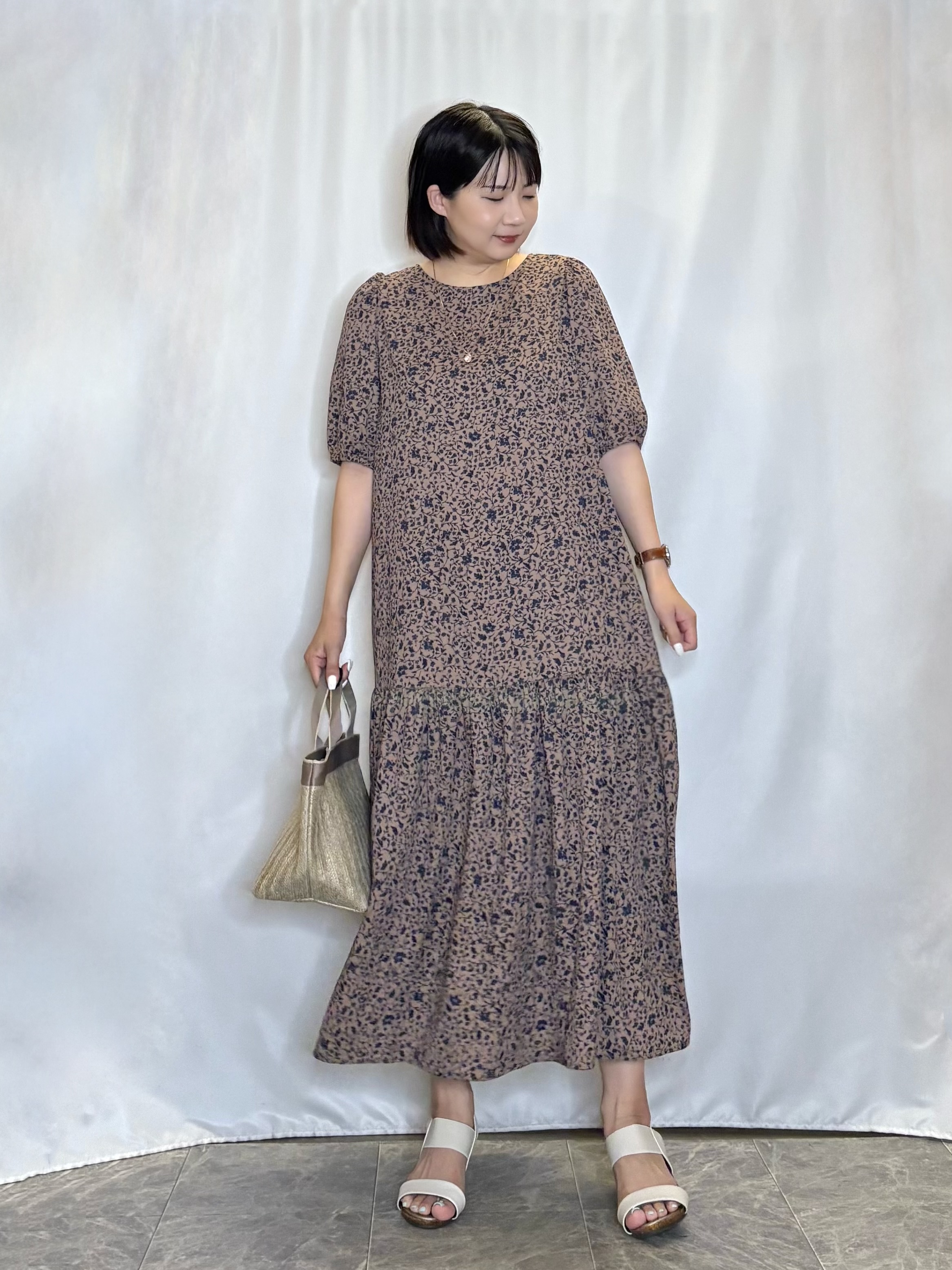 ネリさんの「SHOO･LA･RUE｜花柄ティアードワンピース」を使ったコーディネート