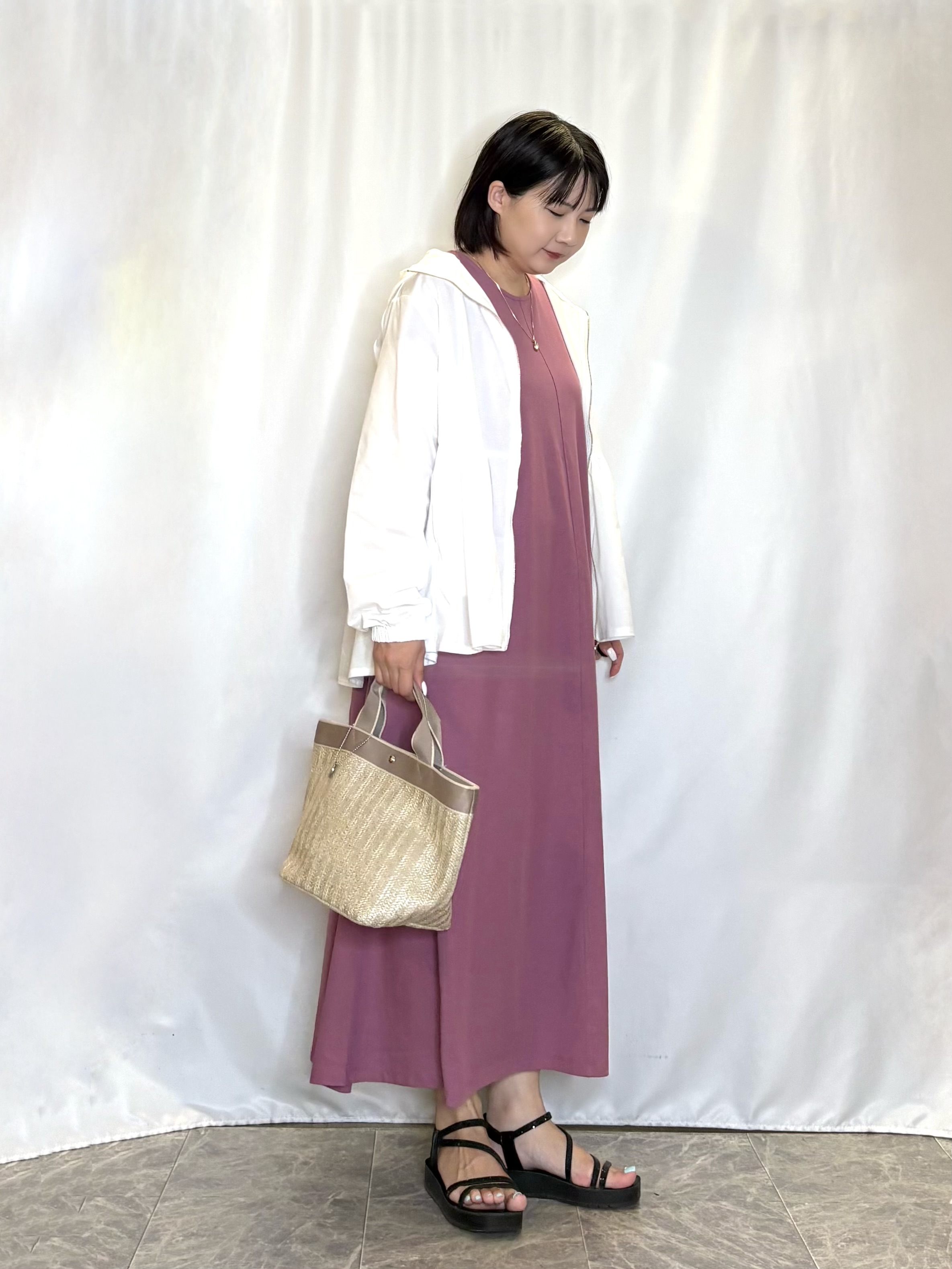 ネリさんの「SHOO･LA･RUE｜【ひんやり/S-LL/体型カバー】日焼け対策にも女性らしさを UVカットペプラムパーカ」を使ったコーディネート