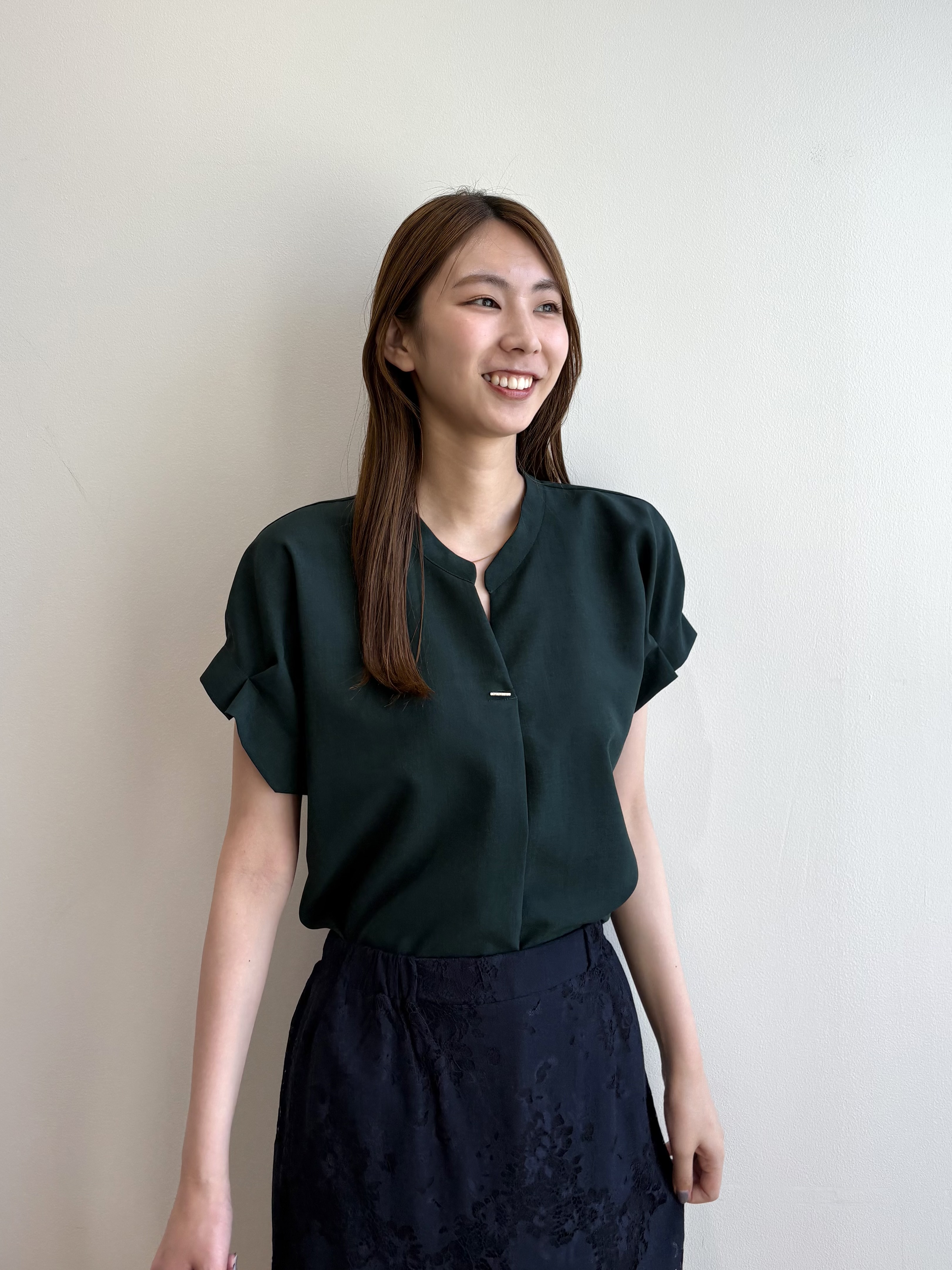 めぐさんの「index｜【接触冷感／吸水速乾】タックスキッパーブラウス《防シワ／イージーアイロン／洗濯機OK／9col》」を使ったコーディネート