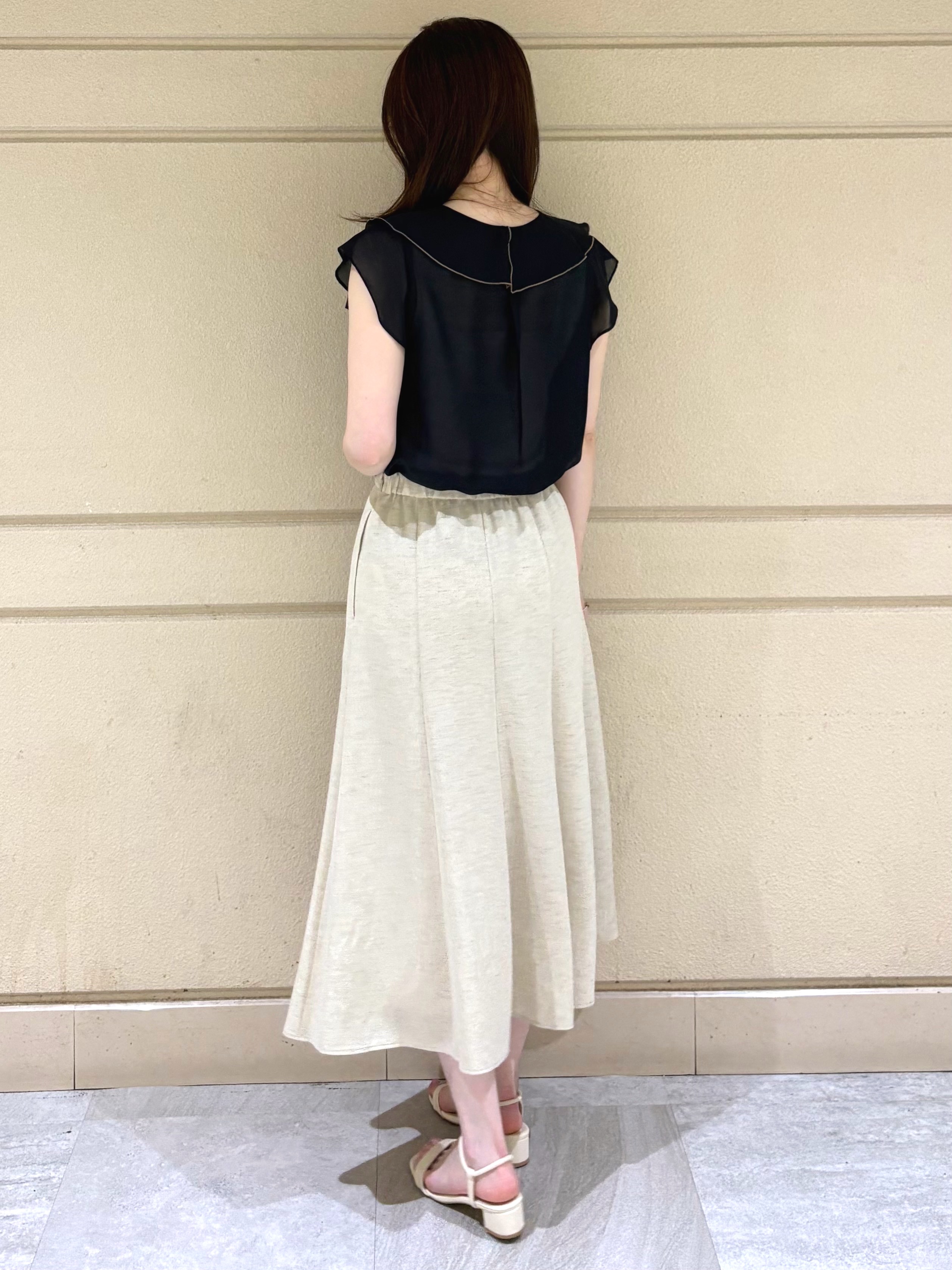 sakiさんの「COUP DE CHANCE｜【手洗い可／日本製】フリルブラウス」を使ったコーディネート
