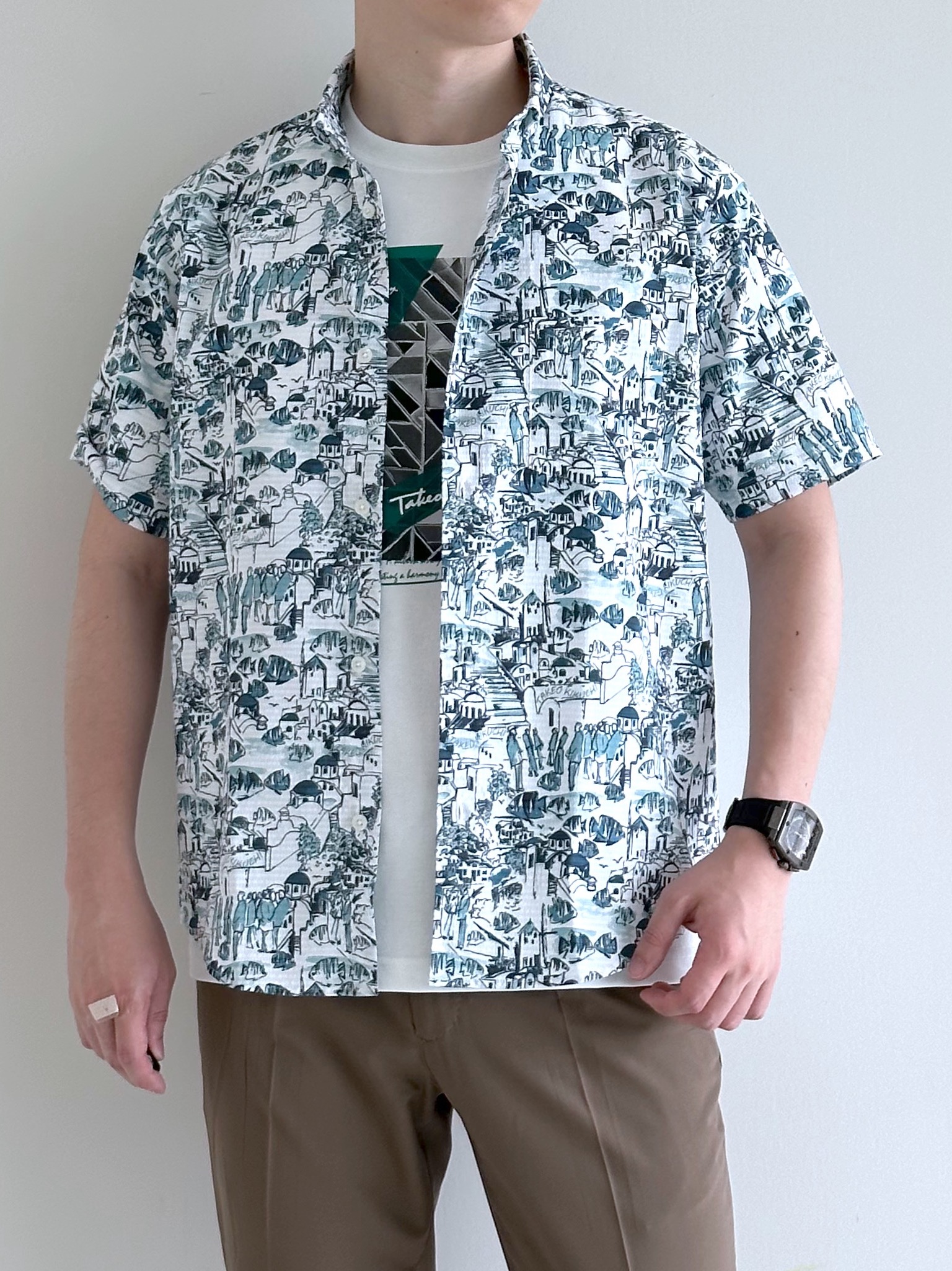 イッシーさんの「TAKEO KIKUCHI｜JFP DotAir（R）リゾートプリント半袖シャツ」を使ったコーディネート