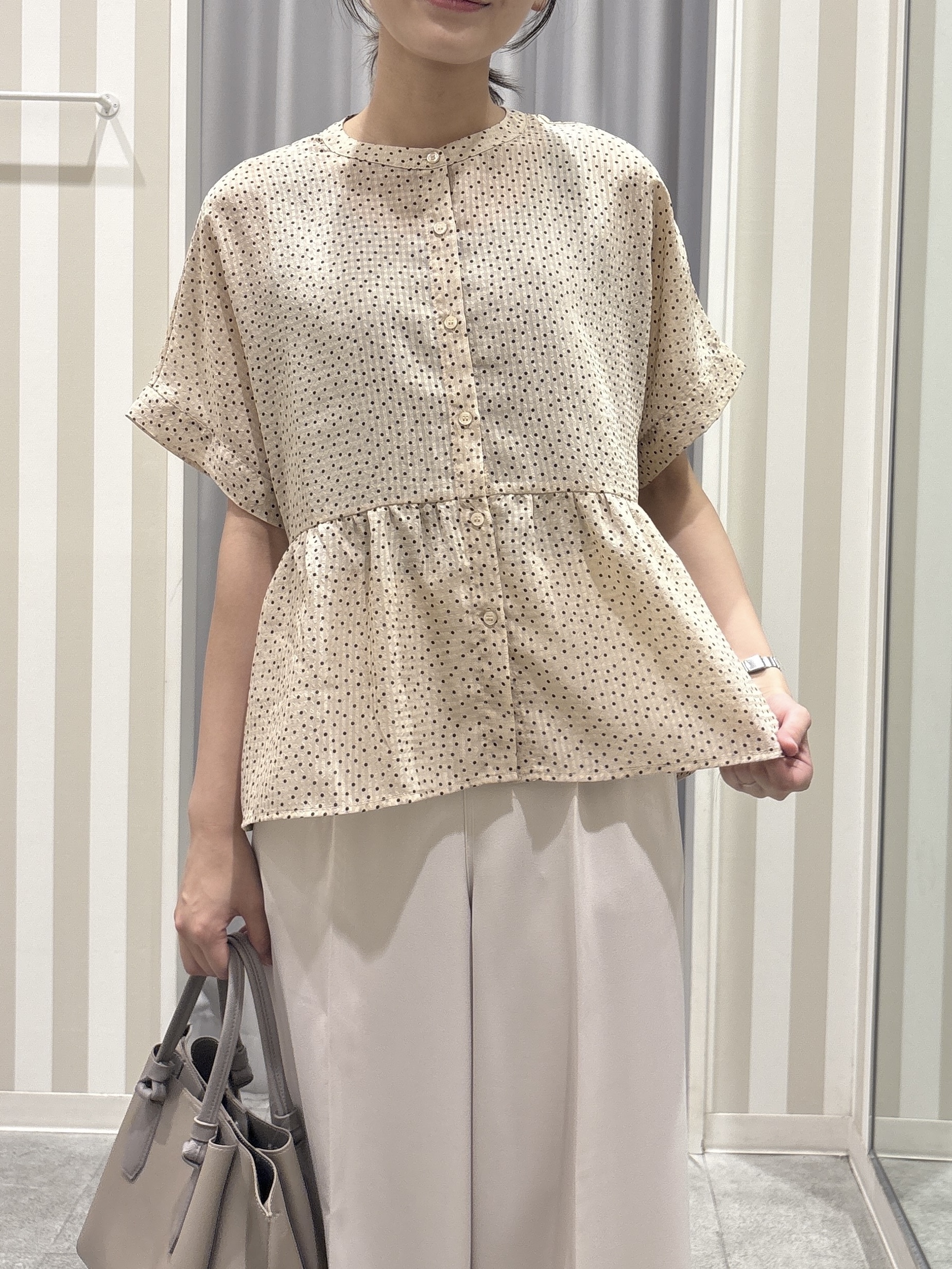 Rikaさんの「SHOO･LA･RUE｜2WAYシアーペプラムブラウス」を使ったコーディネート