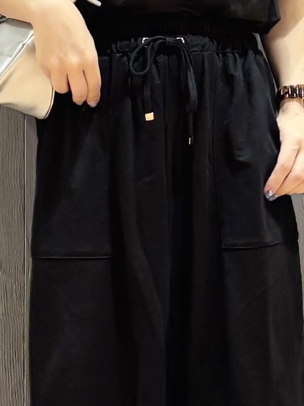 meiさんの「SHOO･LA･RUE｜【UVカット/接触冷感】とろみタックノースリーブトップス」を使ったコーディネート