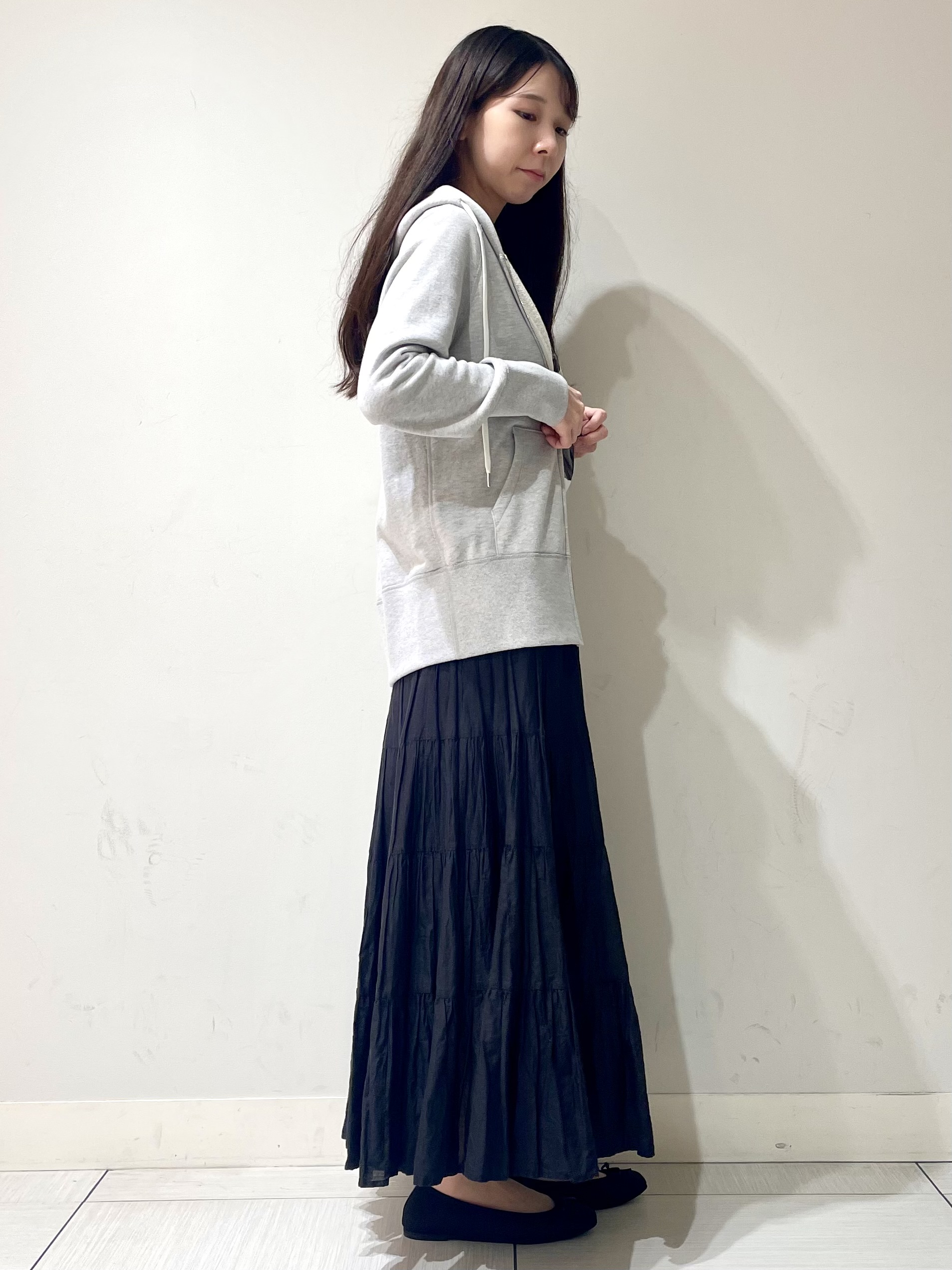 ことさんの「DRESSTERIOR｜【春夏/寒暖差対応/ウォッシャブル】ライト裏毛フーディー」を使ったコーディネート