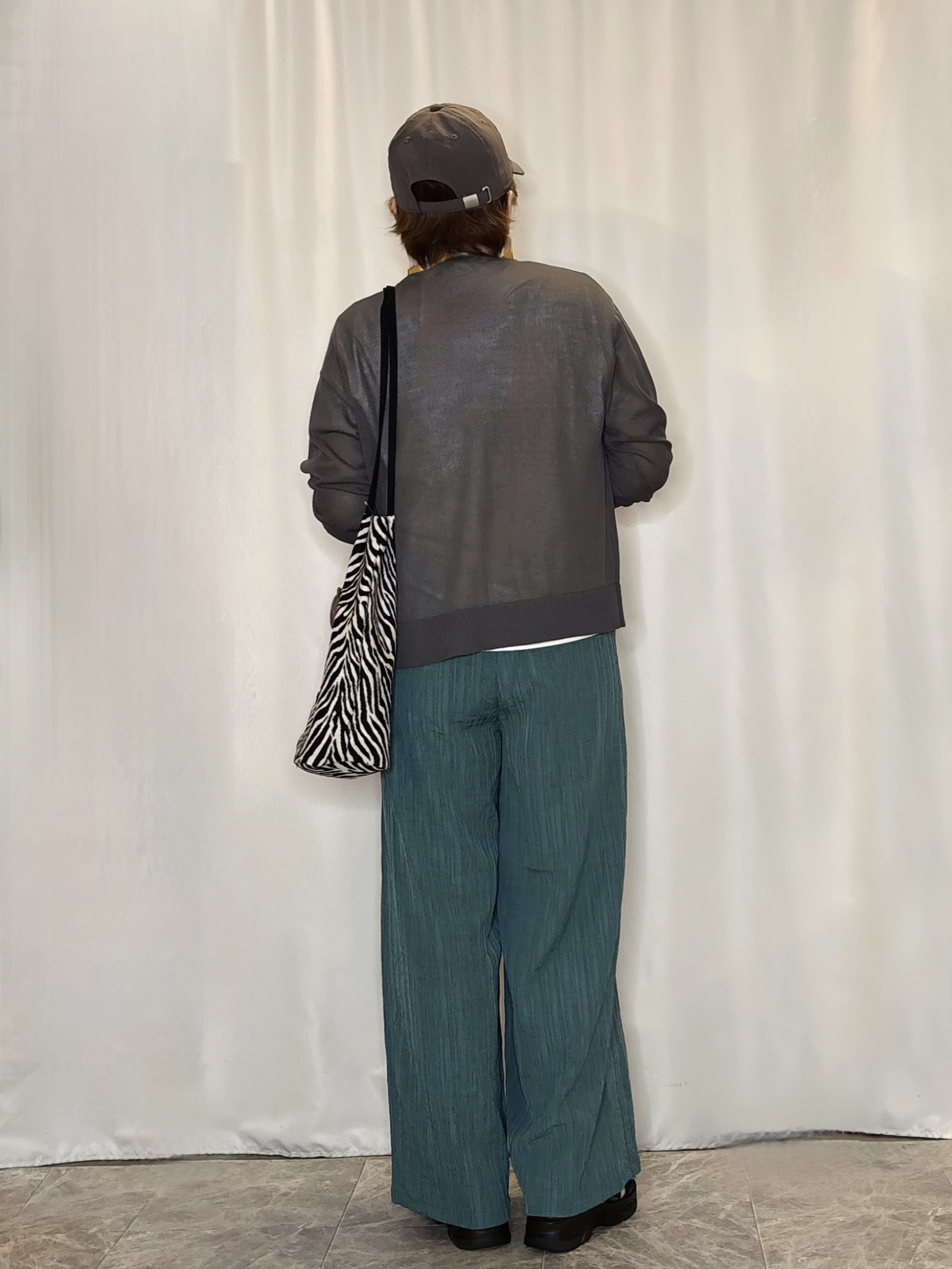 たみさんの「SHOO･LA･RUE｜【ひんやり/洗濯機可/S-LL】程よいVネックですっきり魅せる ジップアップ 7分袖シアーカーディガ」を使ったコーディネート