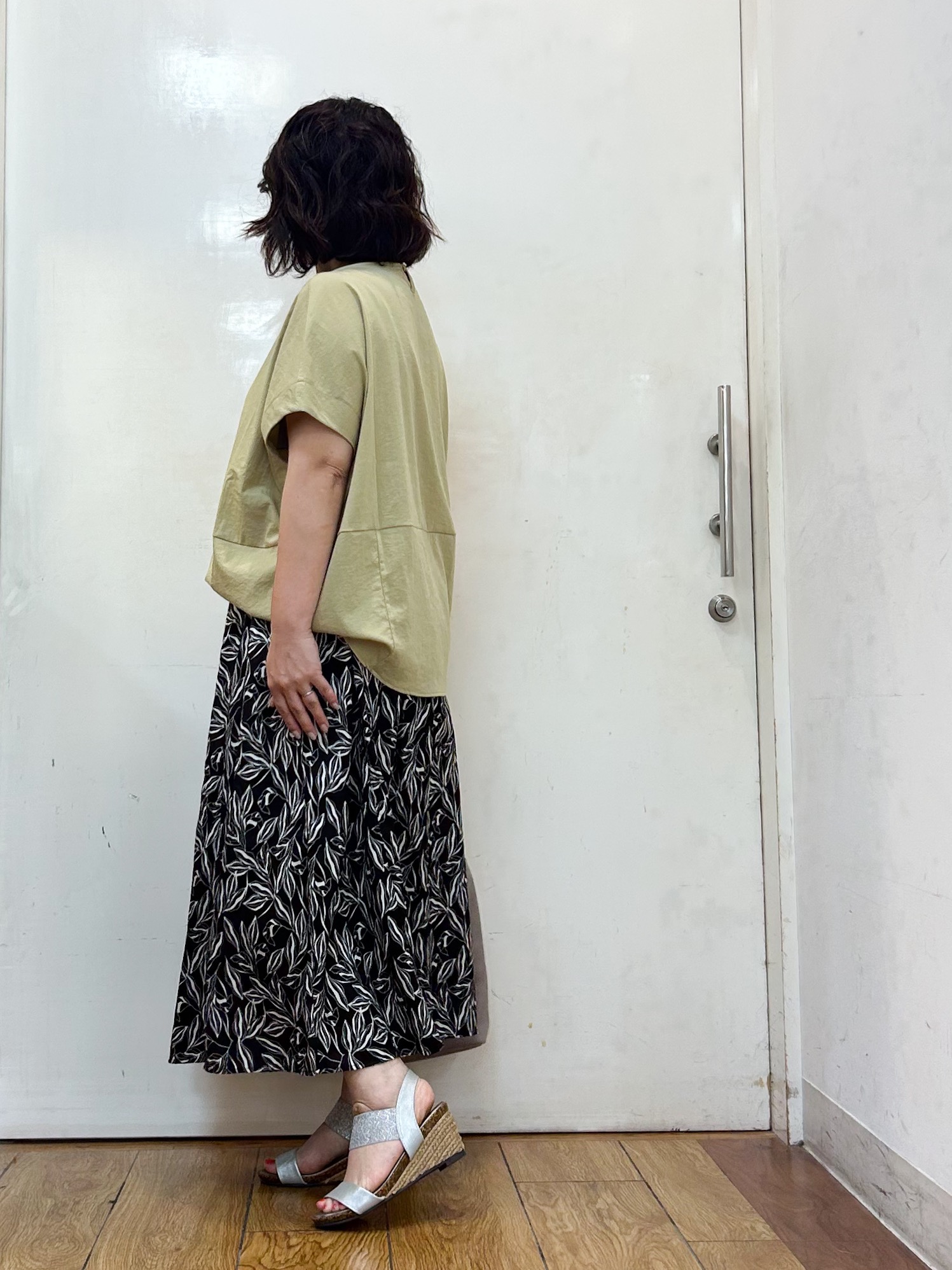 haruさんの「SHOO･LA･RUE｜【洗濯機可/セットアップ可】軽凛(かろりん) ひんやり切替コクーントップス」を使ったコーディネート