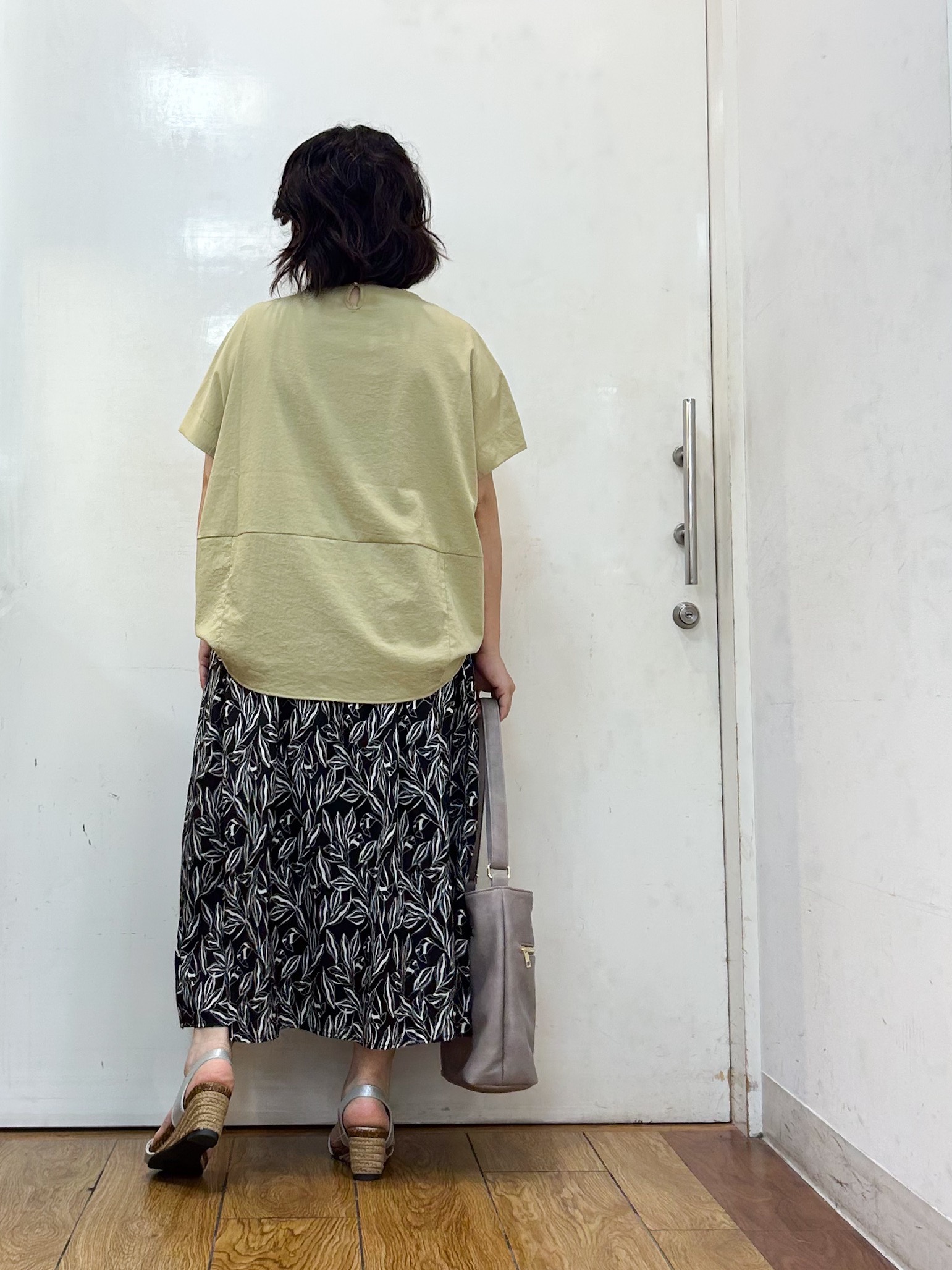 haruさんの「SHOO･LA･RUE｜【洗濯機可/セットアップ可】軽凛(かろりん) ひんやり切替コクーントップス」を使ったコーディネート