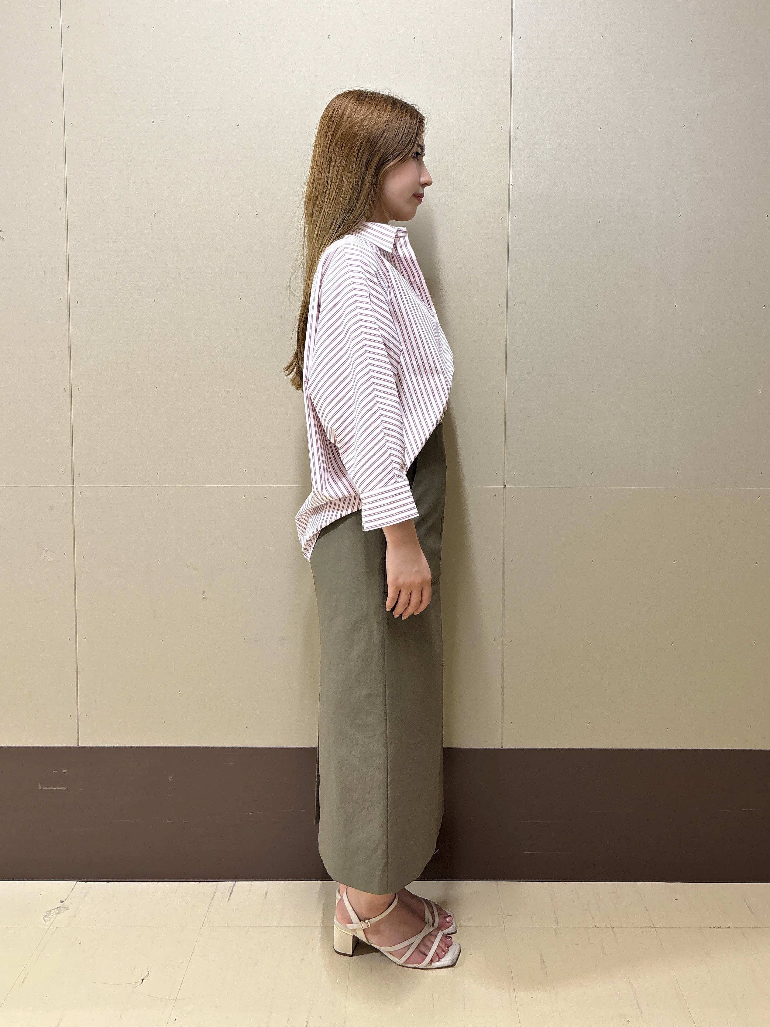 rimaさんの「UNTITLED｜【洗える/後ろウエストゴム】オックスアイラインスカート」を使ったコーディネート