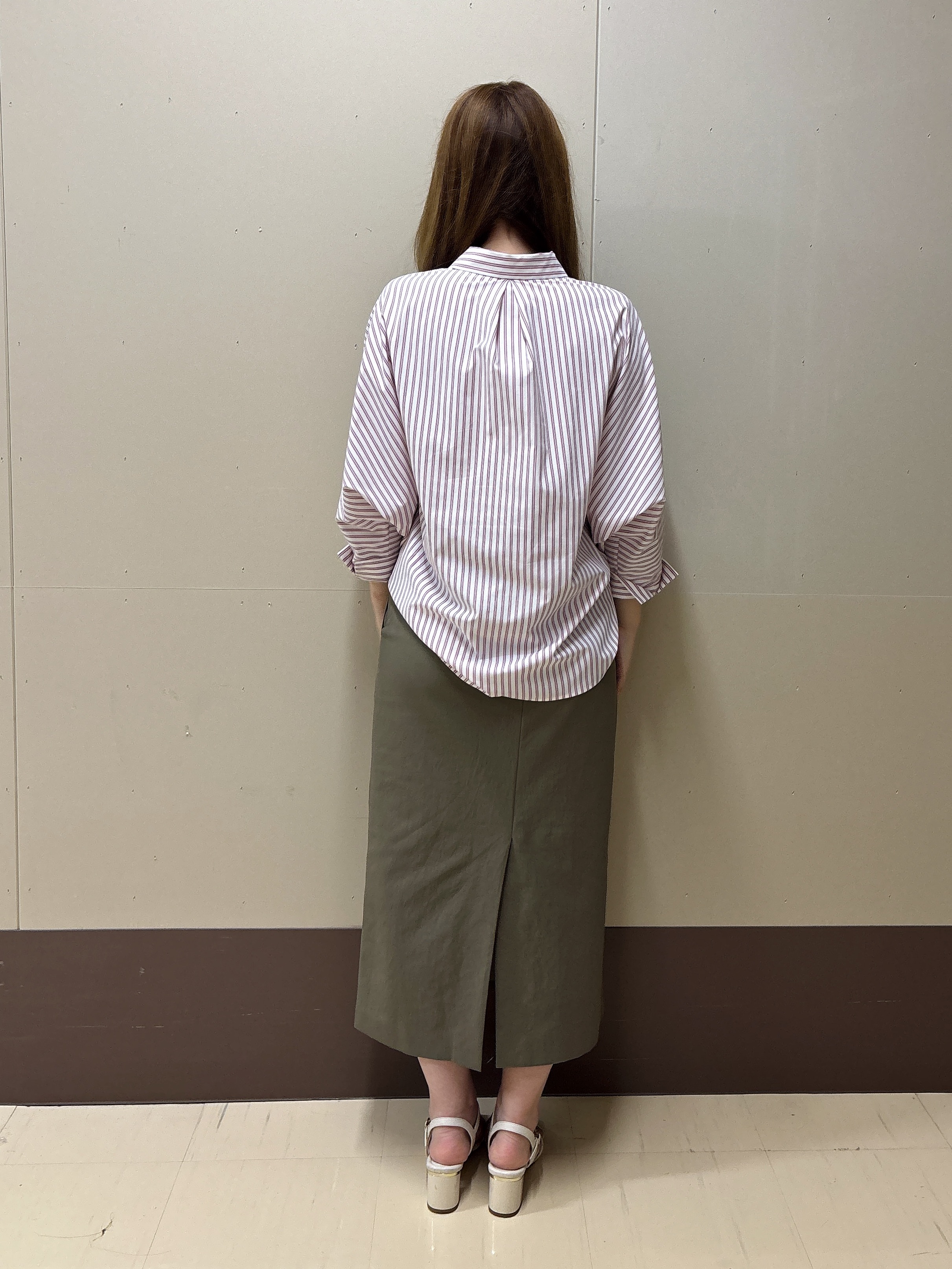 rimaさんの「UNTITLED｜【洗える/後ろウエストゴム】オックスアイラインスカート」を使ったコーディネート