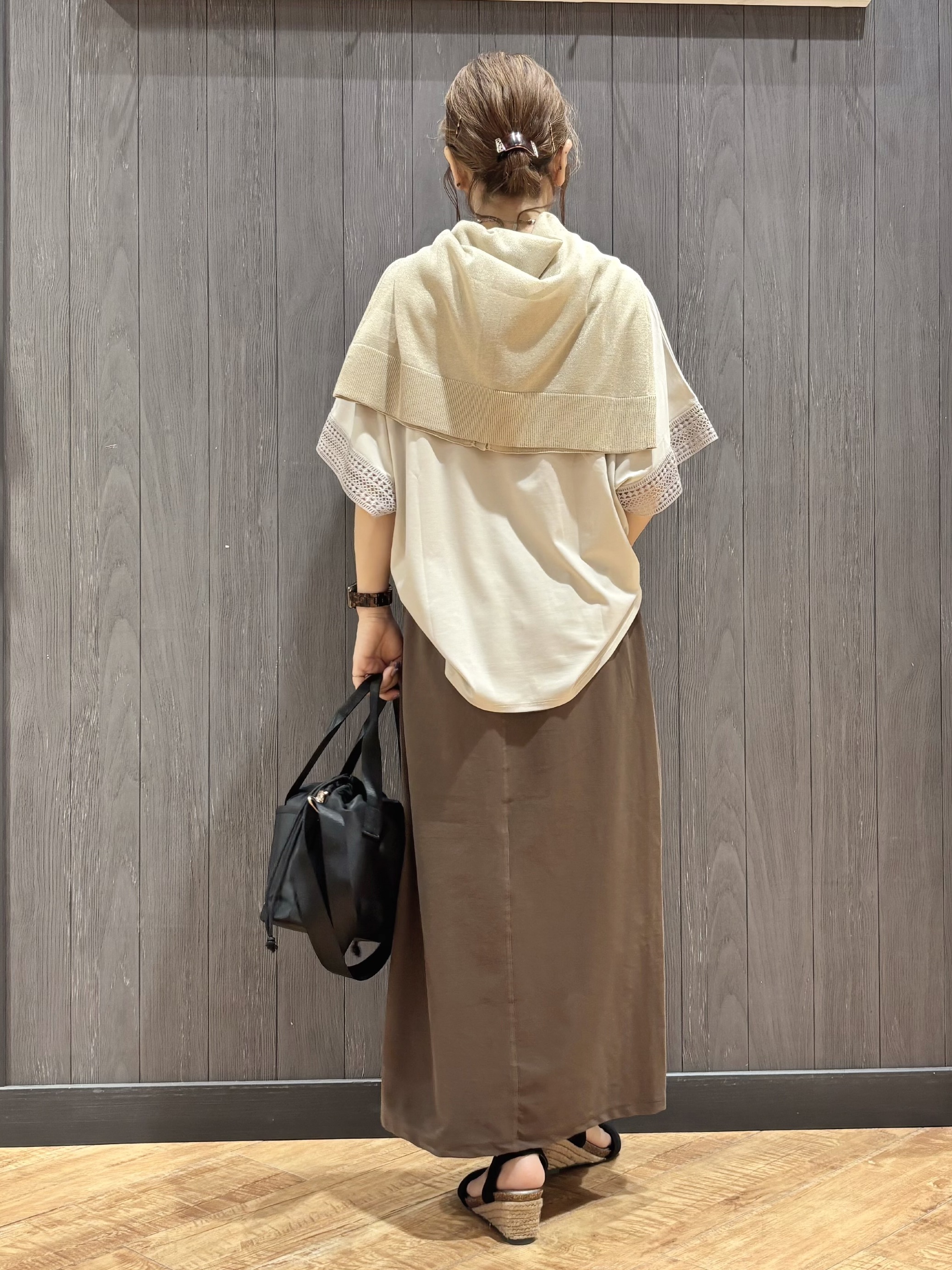 meiさんの「SHOO･LA･RUE｜【ひんやり/UV】お袖レースが上品 ゆったりとろみトップス」を使ったコーディネート