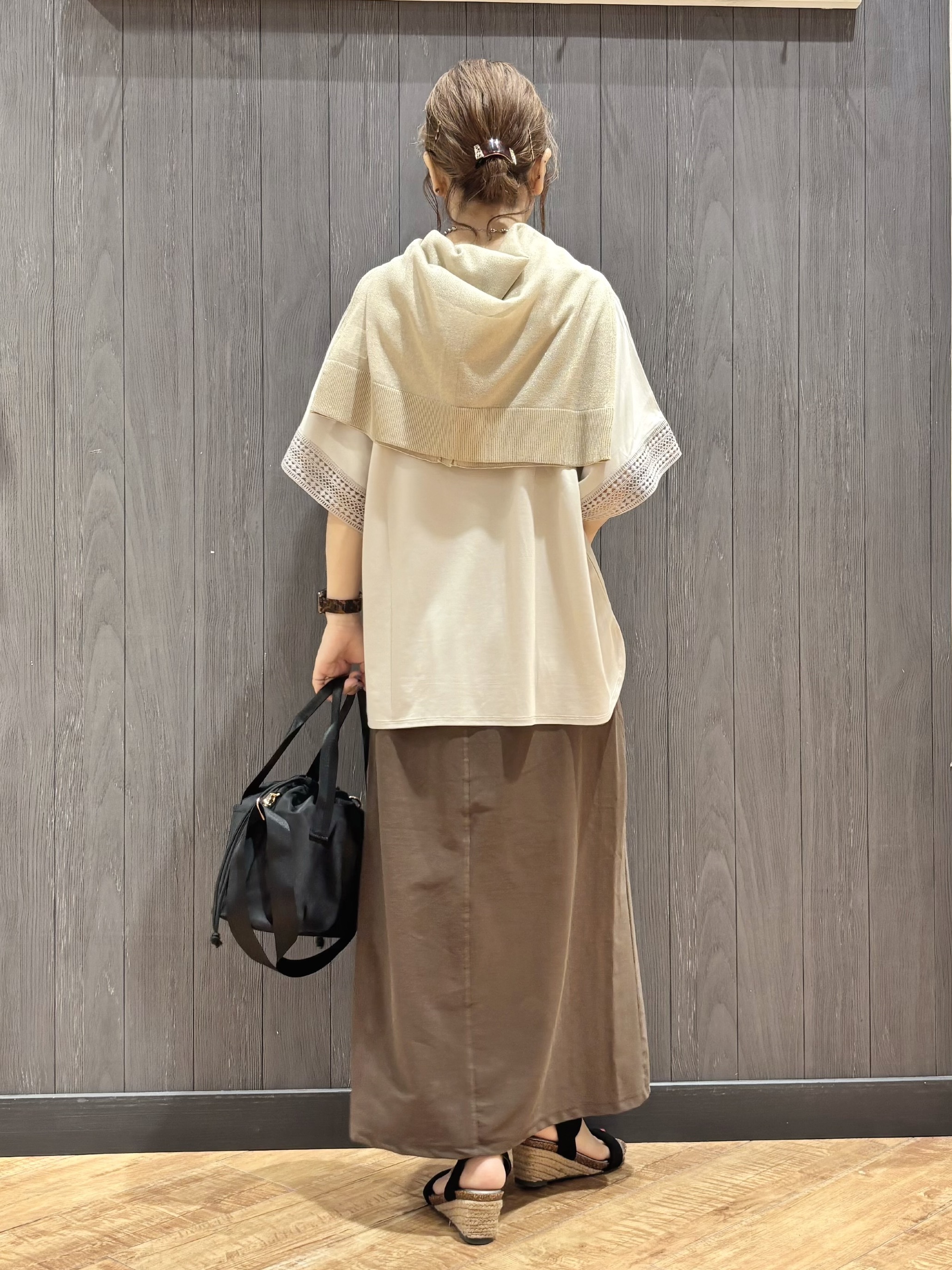 meiさんの「SHOO･LA･RUE｜【ひんやり/UV】お袖レースが上品 ゆったりとろみトップス」を使ったコーディネート