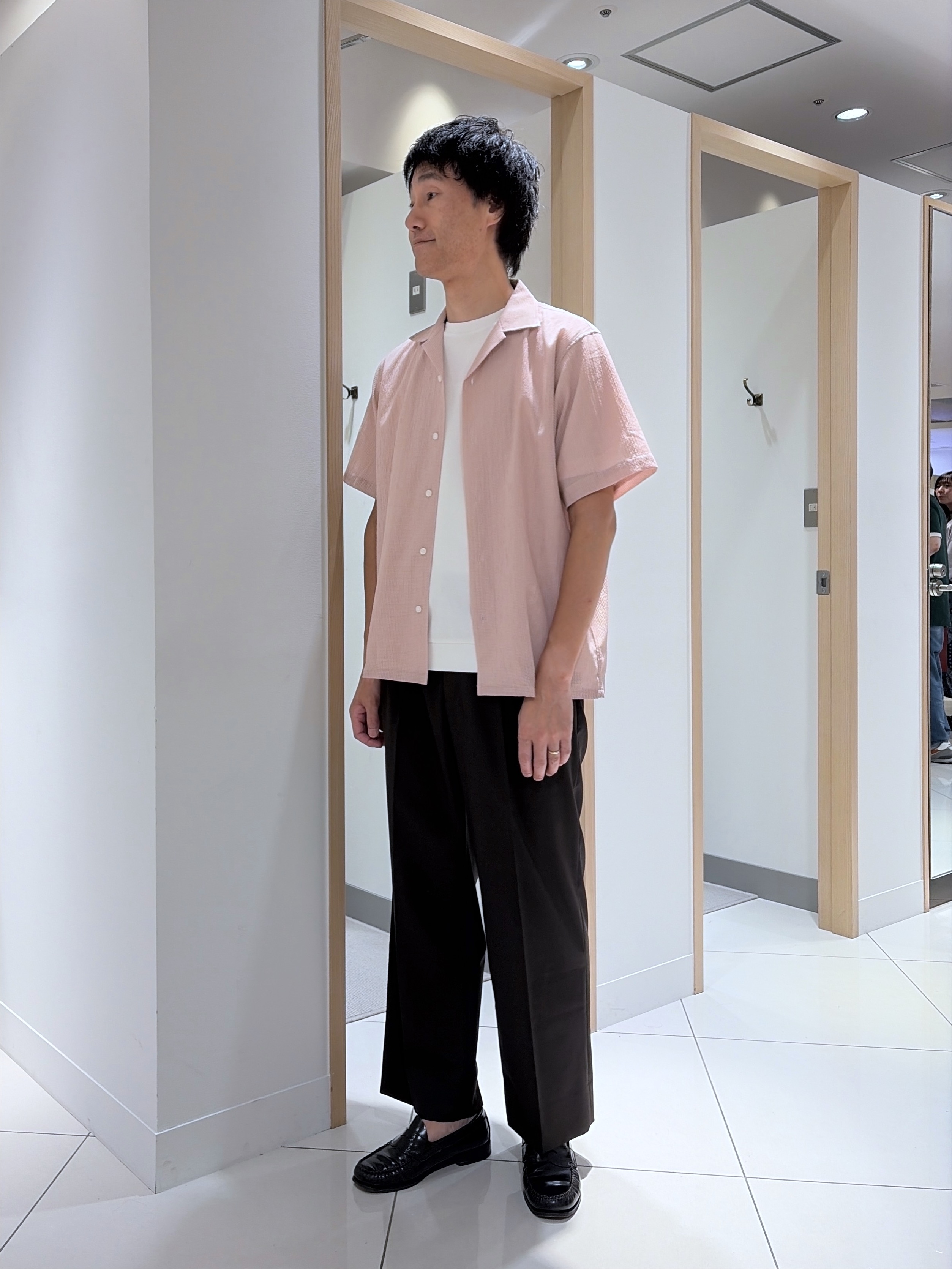 mutoさんの「TAKEO KIKUCHI｜【通気性】トリコットサッカー オープンカラー シャツ」を使ったコーディネート
