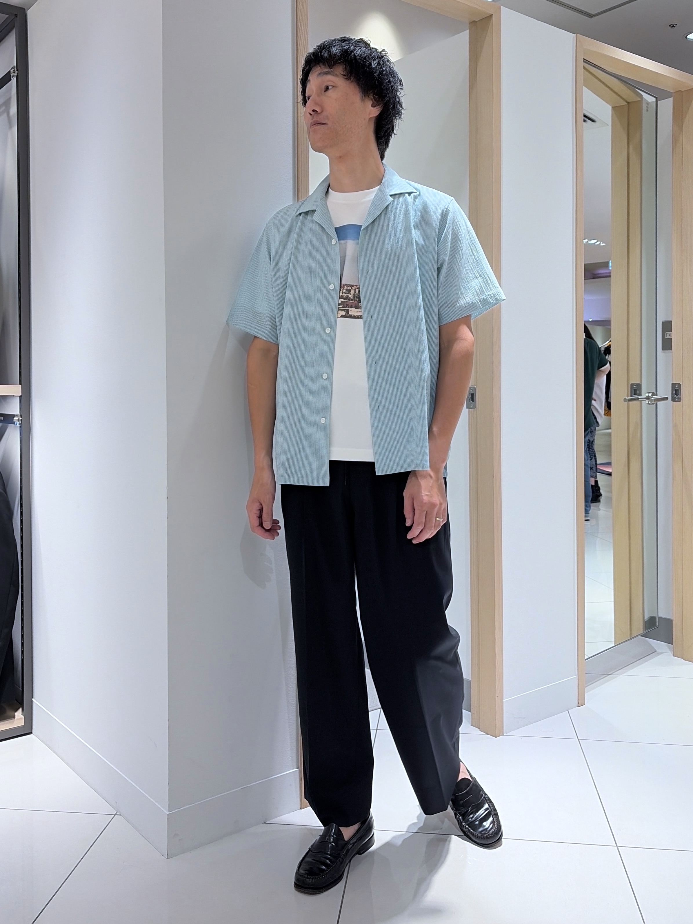 mutoさんの「TAKEO KIKUCHI｜【通気性】トリコットサッカー オープンカラー シャツ」を使ったコーディネート