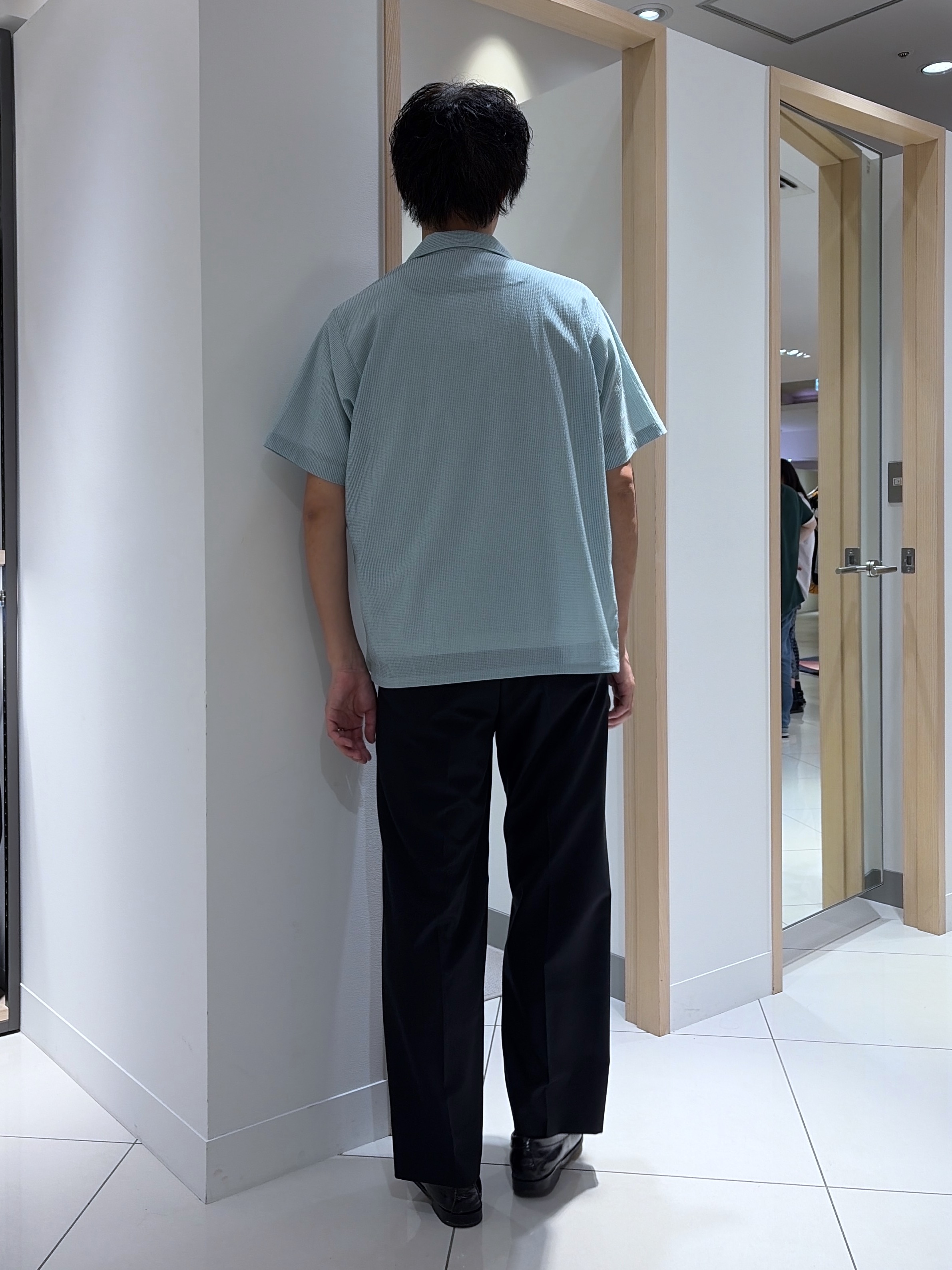 mutoさんの「TAKEO KIKUCHI｜【通気性】トリコットサッカー オープンカラー シャツ」を使ったコーディネート