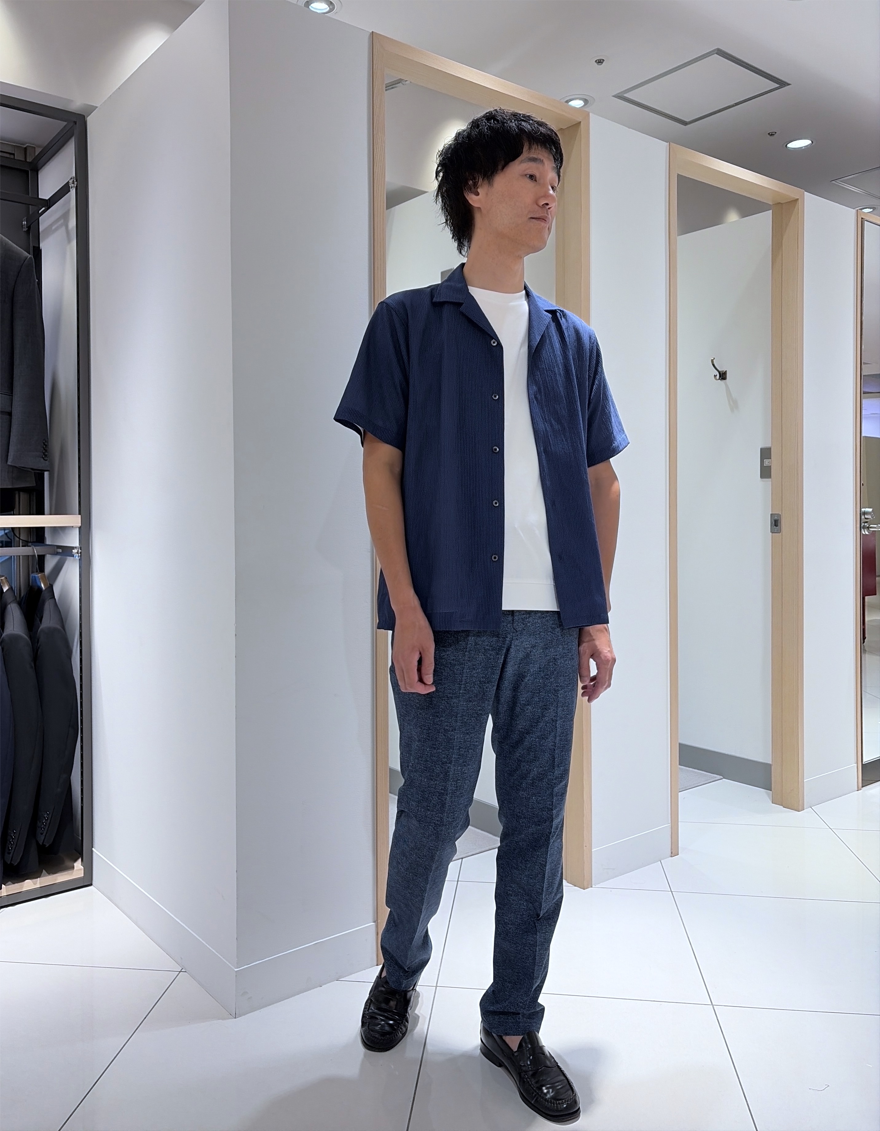 mutoさんの「TAKEO KIKUCHI｜【通気性】トリコットサッカー オープンカラー シャツ」を使ったコーディネート