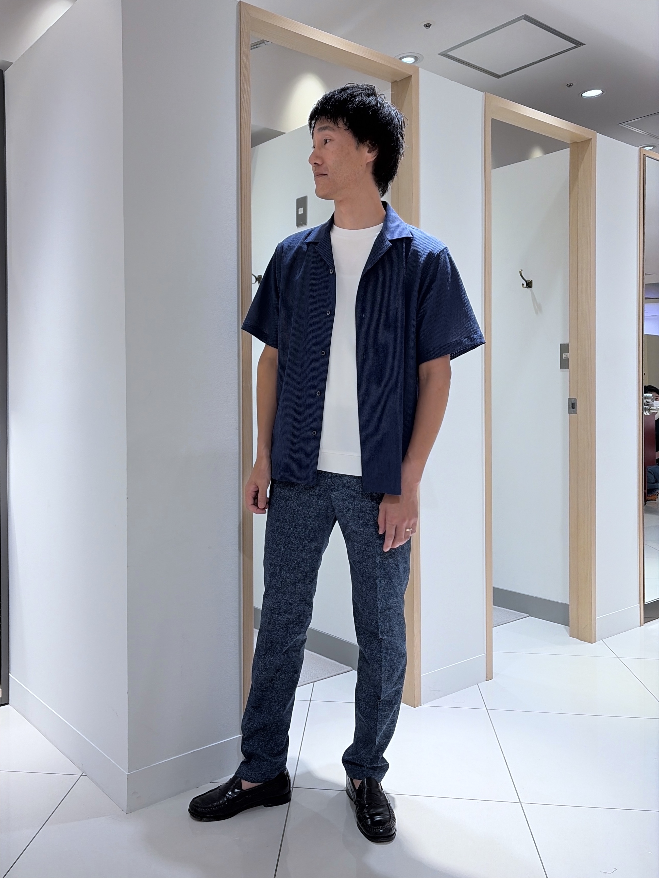 mutoさんの「TAKEO KIKUCHI｜【通気性】トリコットサッカー オープンカラー シャツ」を使ったコーディネート