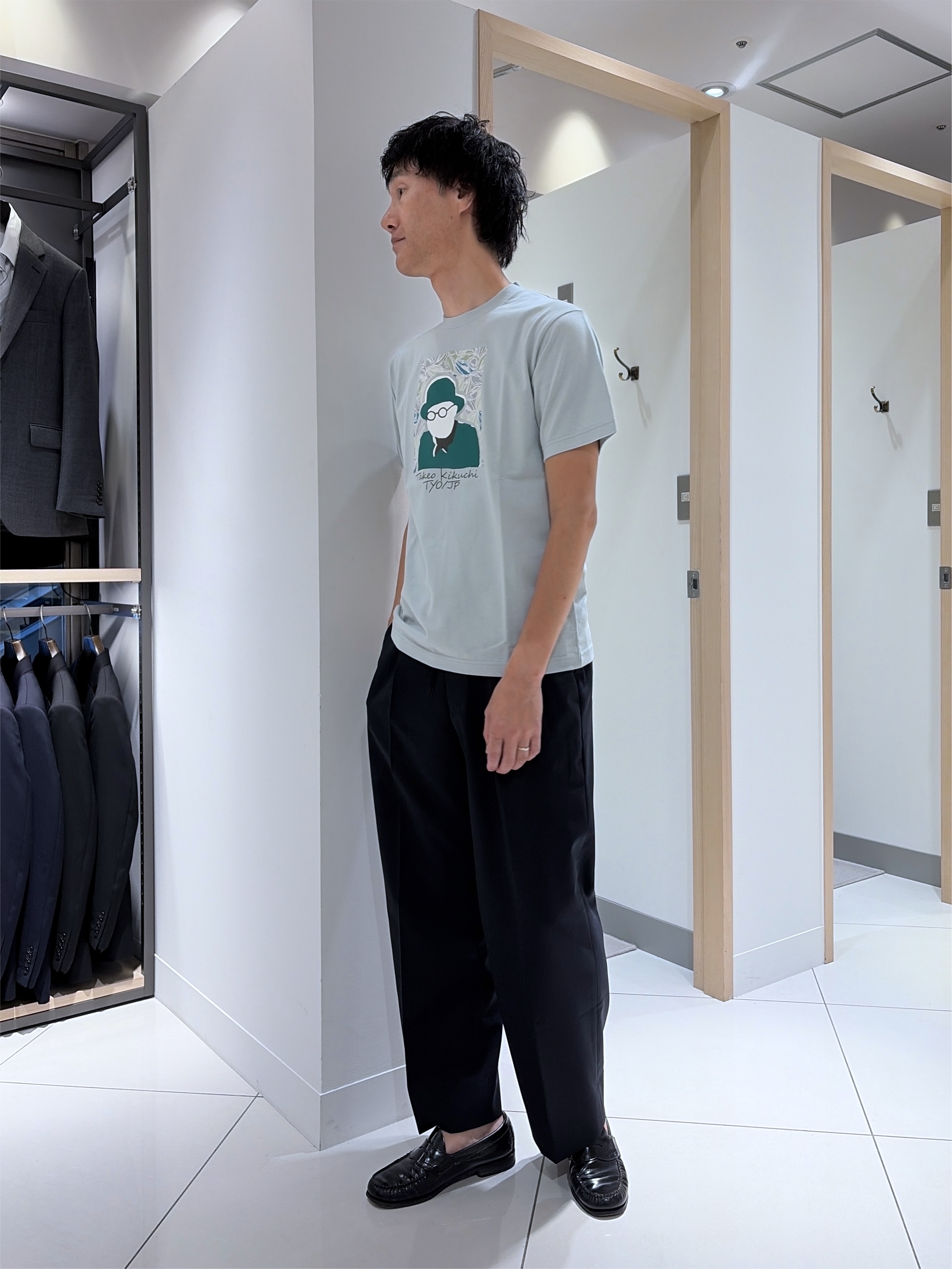mutoさんの「TAKEO KIKUCHI｜ポートレートアートＴシャツ」を使ったコーディネート