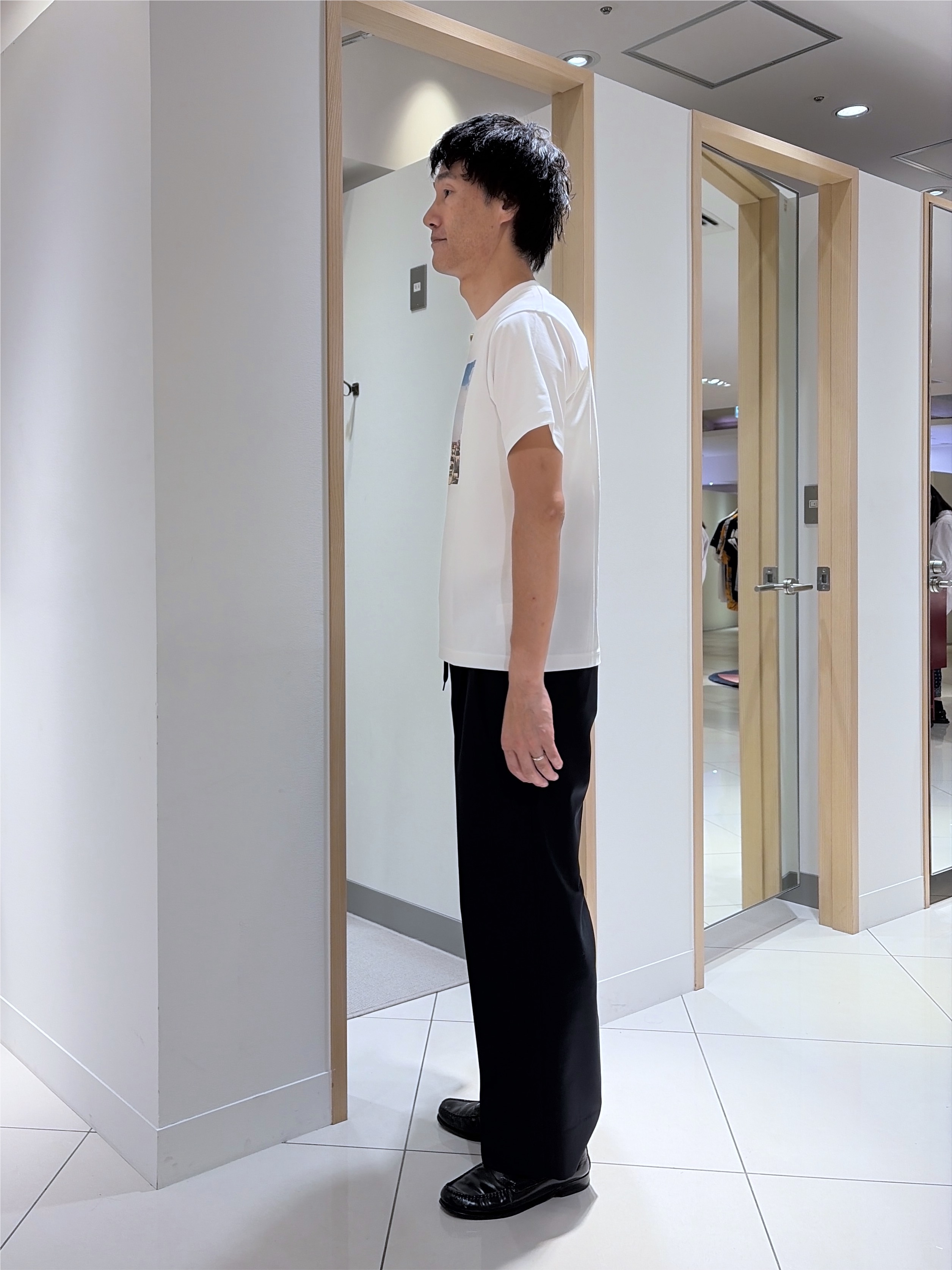 mutoさんの「TAKEO KIKUCHI｜マラケシュ フォト Tシャツ」を使ったコーディネート