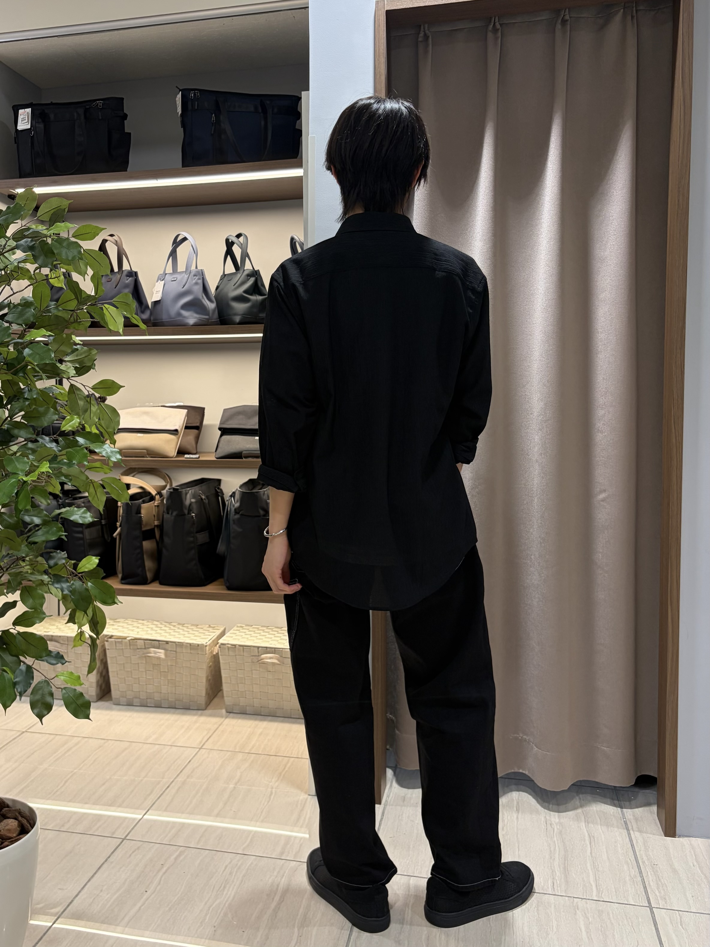 hiroさんの「TAKEO KIKUCHI｜【抗菌防臭】メランジ クルーネック プルオーバー」を使ったコーディネート