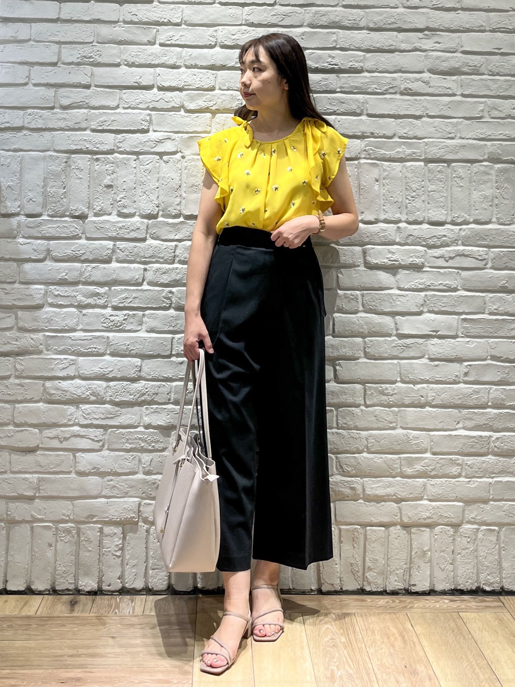 erinaさんの「index｜2wayフリルリボン刺繍ブラウス【洗濯機OK／イージーアイロン】」を使ったコーディネート